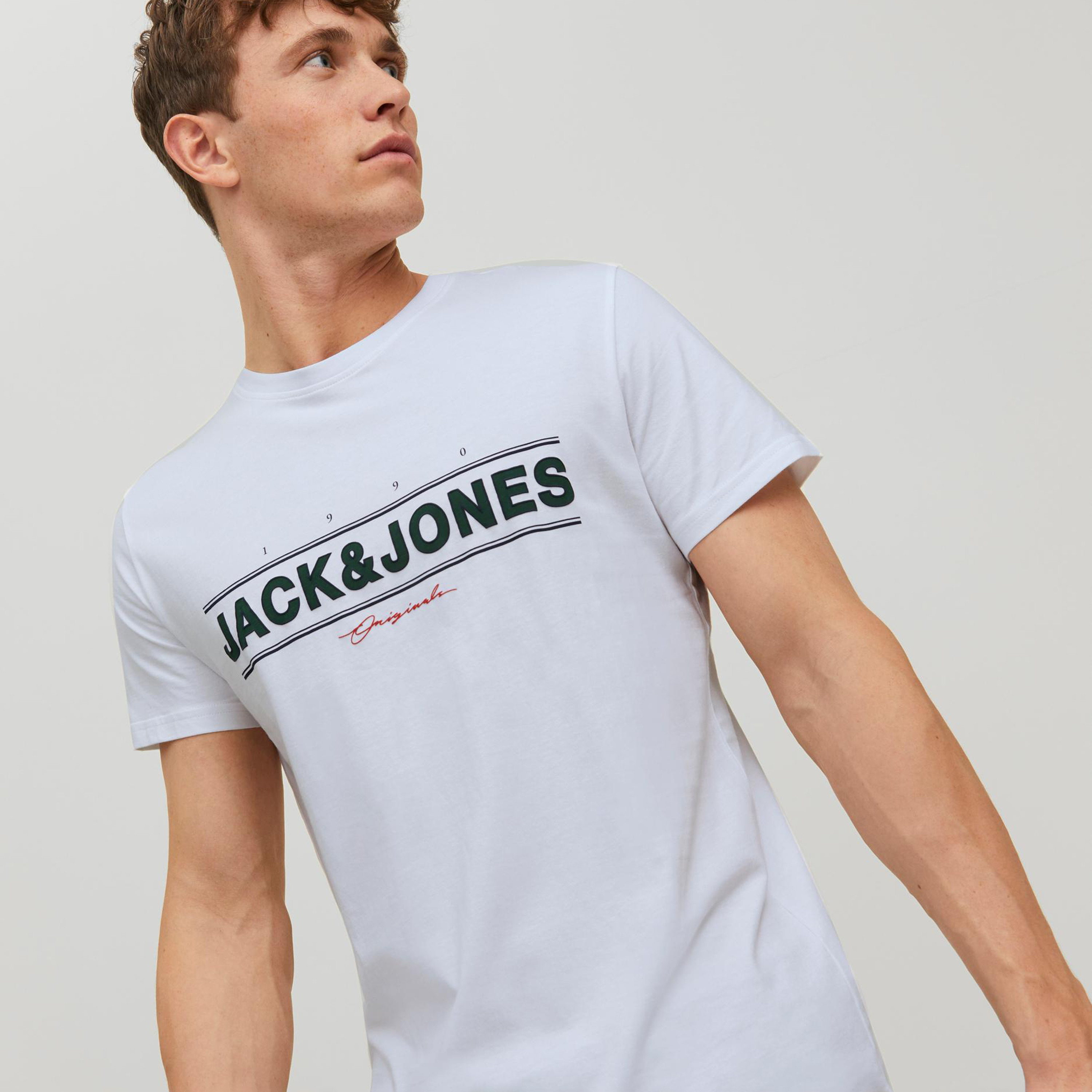 تي شيرت رجالي من جاك آند جونز بأكمام قصيرة و ياقة مستديرة و مطبوع مع لون أزرق كحلي-men-clothing-tshirtsandpolos-tshirts-image-25