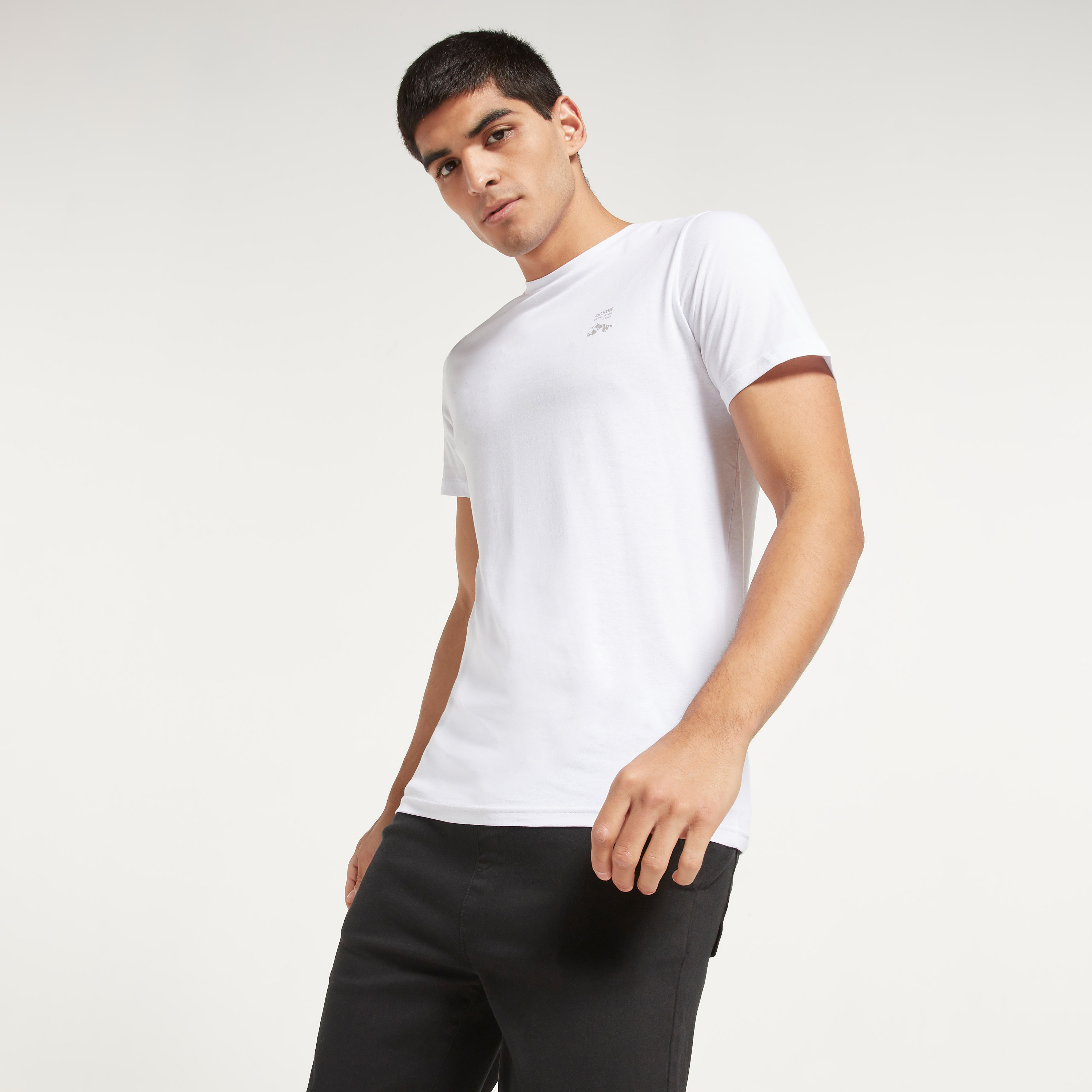 تي شيرت من جاك آند جونز مطبوع بأكمام قصيرة و ياقة مستديرة-men-clothing-tshirtsandpolos-tshirts-image-11