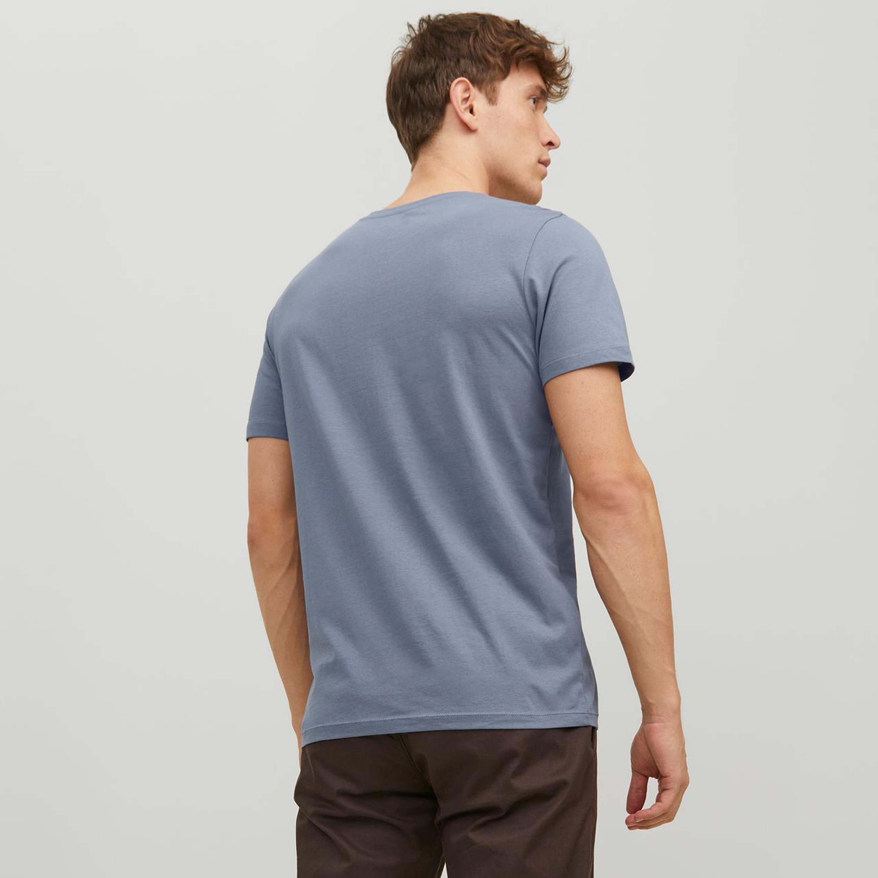 تي شيرت من جاك آند جونز مطبوع بأكمام قصيرة و ياقة مستديرة-men-clothing-tshirtsandpolos-tshirts-image-4