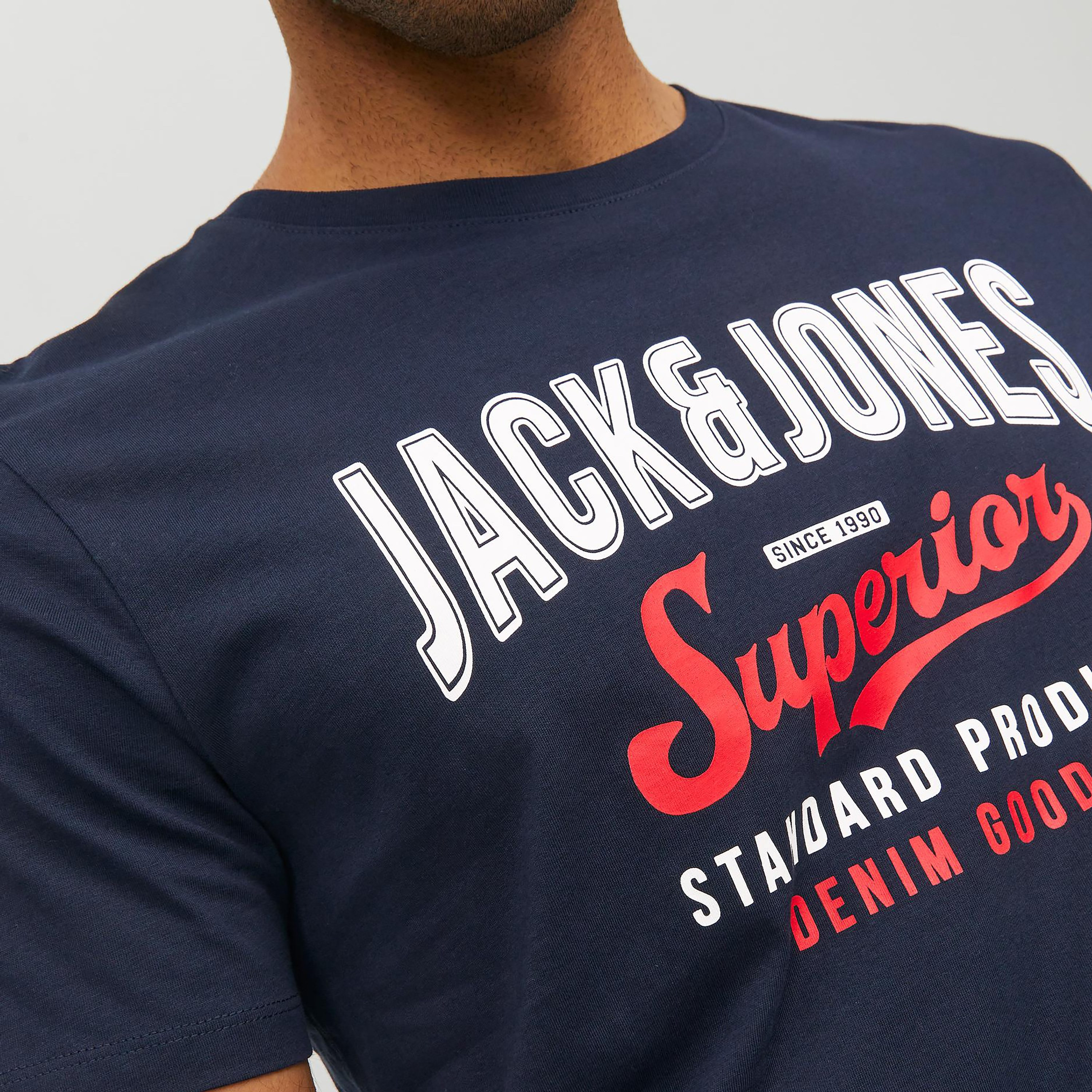 تي شيرت من جاك آند جونز مطبوع بأكمام قصيرة و ياقة مستديرة-men-clothing-tshirtsandpolos-tshirts-image-3