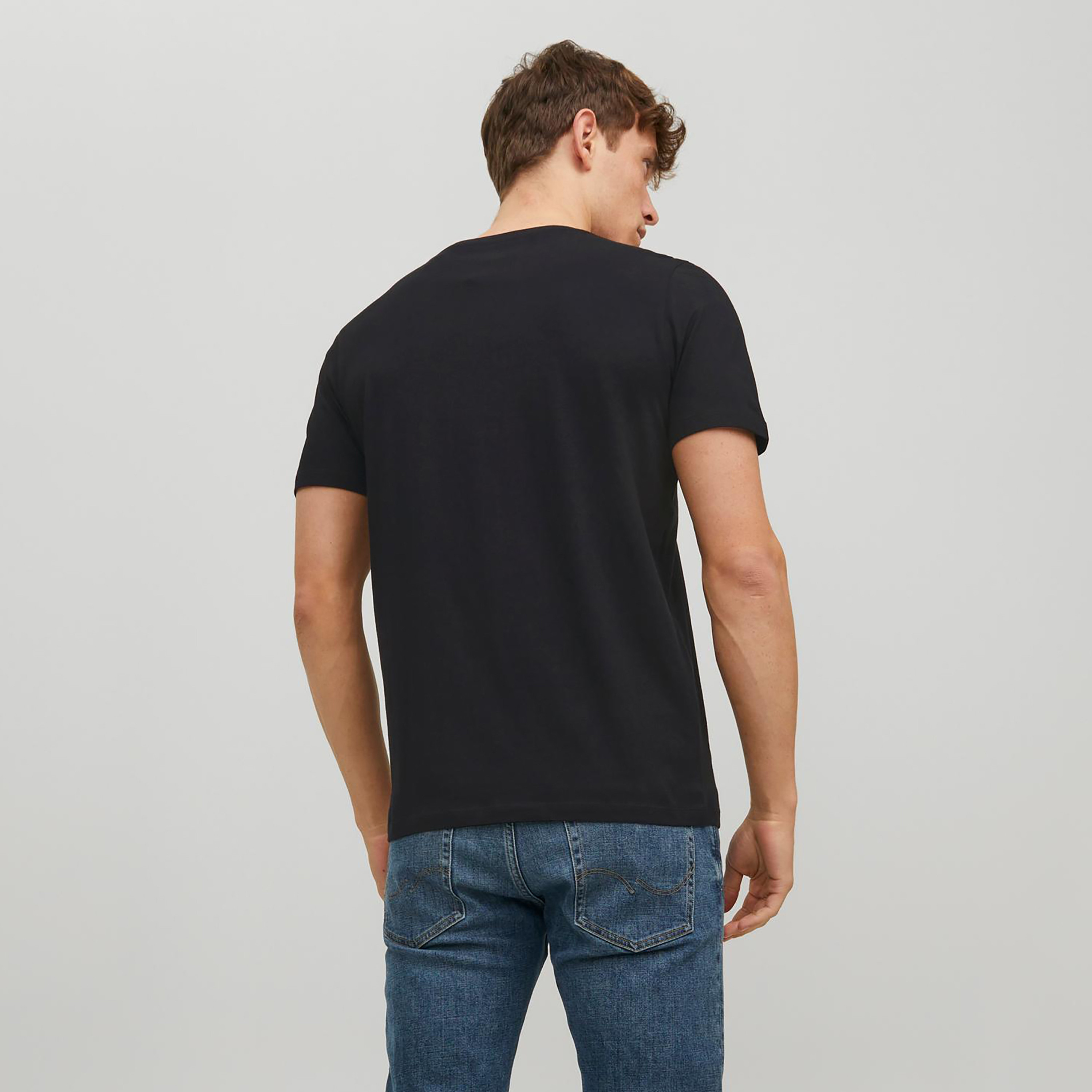 تي شيرت من جاك آند جونز مطبوع بأكمام قصيرة و ياقة مستديرة-men-clothing-tshirtsandpolos-tshirts-image-4