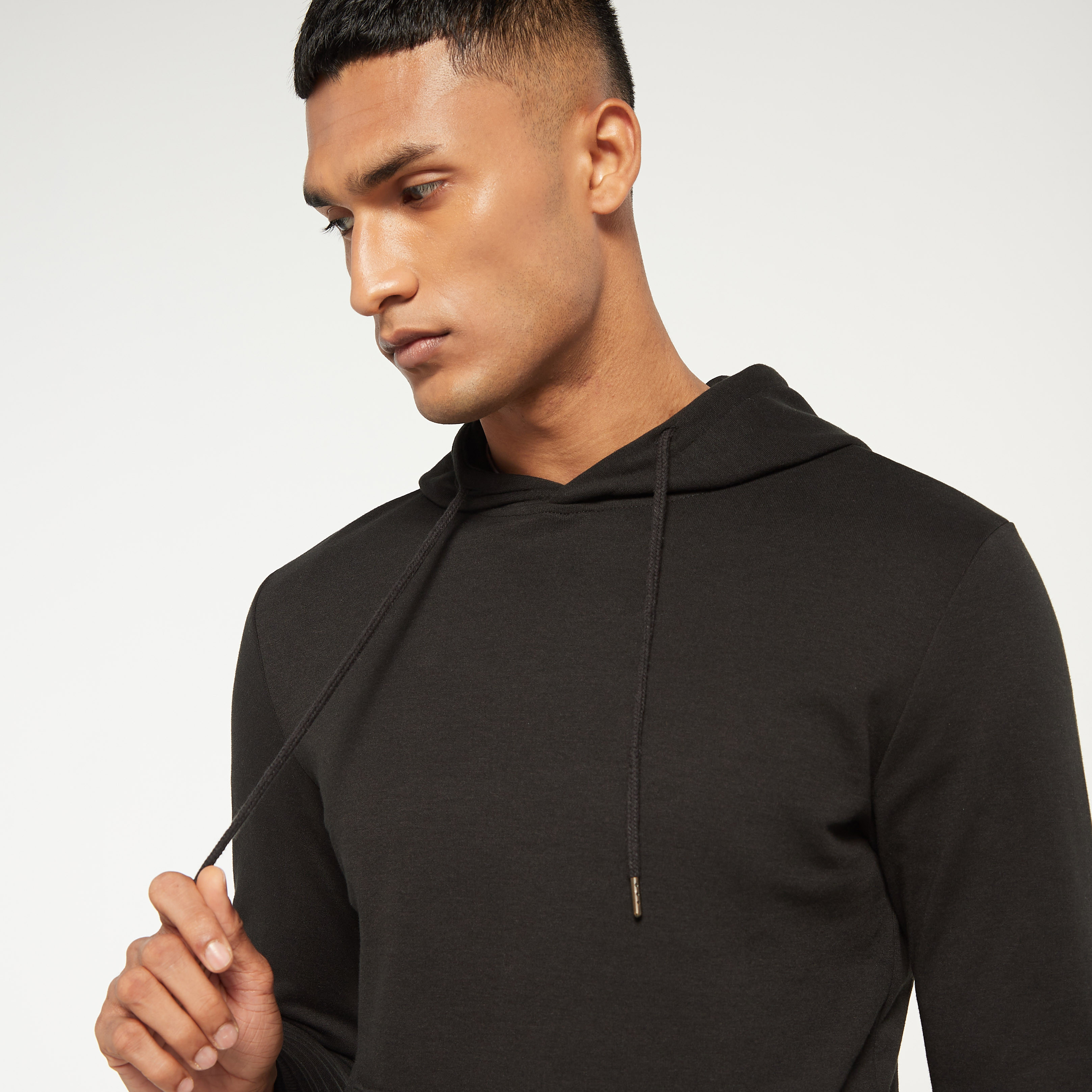 هودي جاك آند جونز بجيب الكنغر سادة مع بنطال رياضي برباط-men-winterwear-hoodiesandsweatshirts-image-4