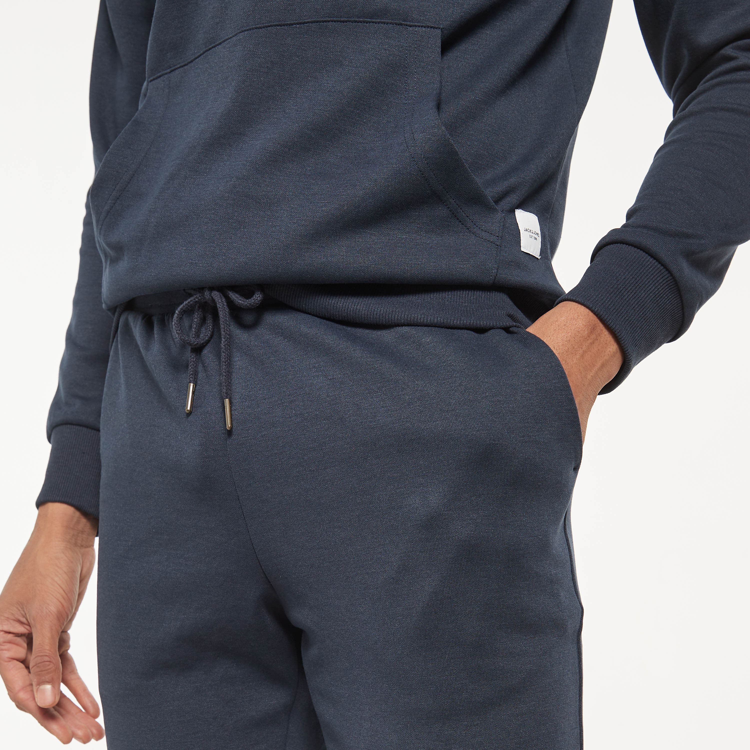 هودي جاك آند جونز بجيب الكنغر سادة مع بنطال رياضي برباط-men-winterwear-hoodiesandsweatshirts-image-11