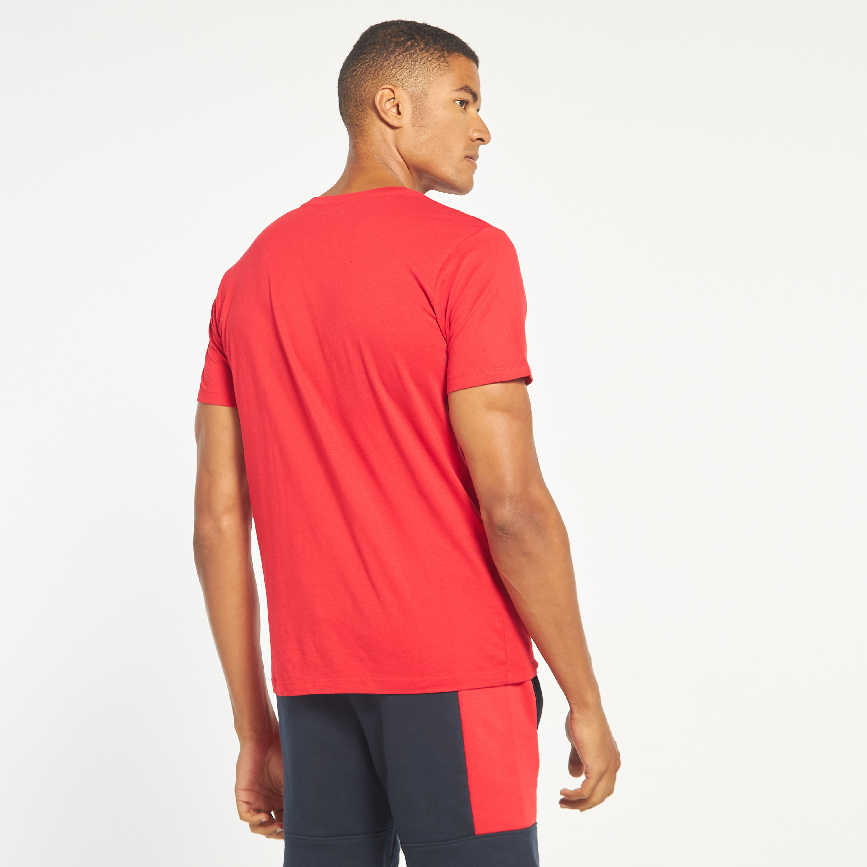 تي شيرت من جاك آند جونز مطبوع بأكمام قصيرة و ياقة مستديرة-men-clothing-tshirtsandpolos-tshirts-image-11