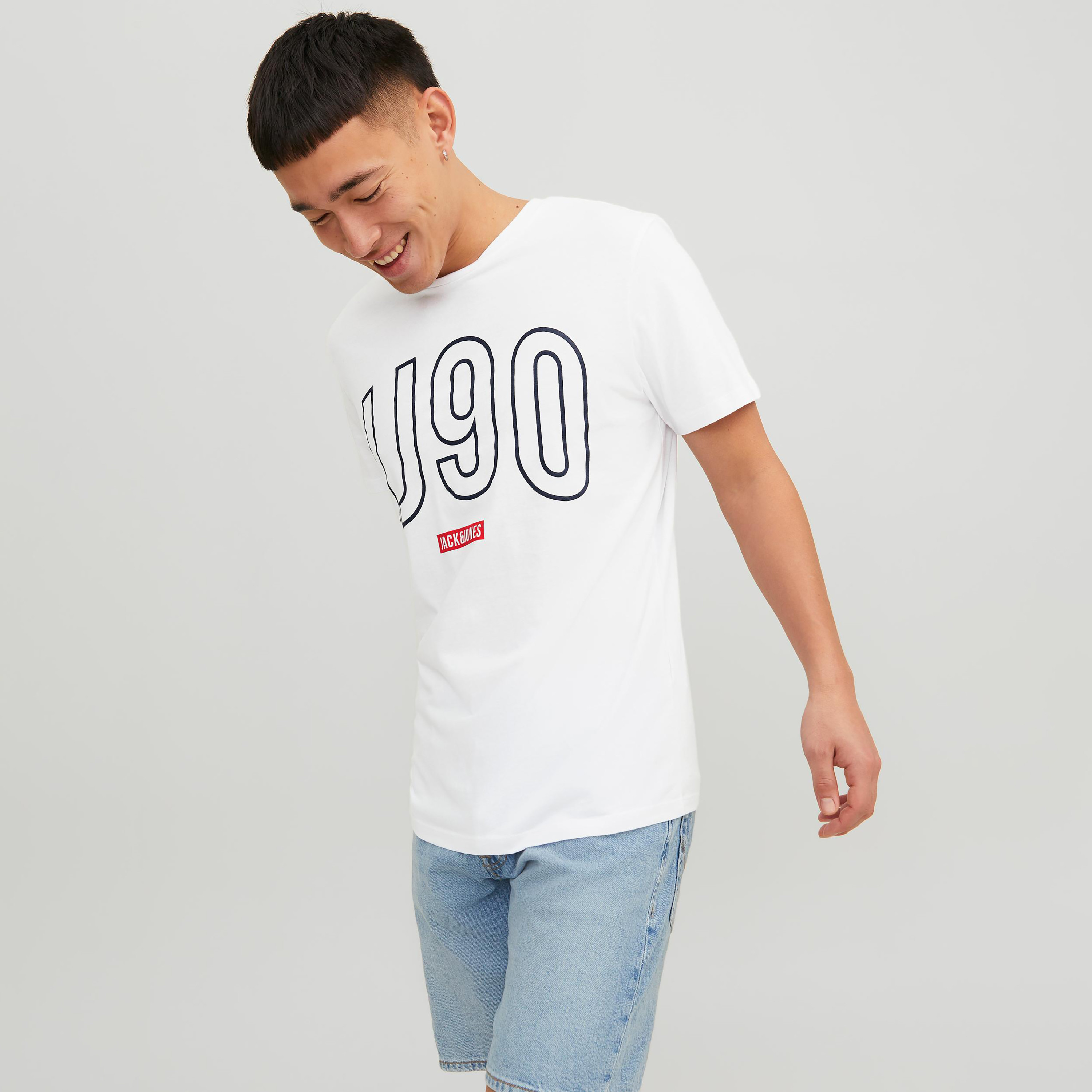 تي شيرت من جاك آند جونز مطبوع بأكمام قصيرة و ياقة مستديرة-men-clothing-tshirtsandpolos-tshirts-image-13