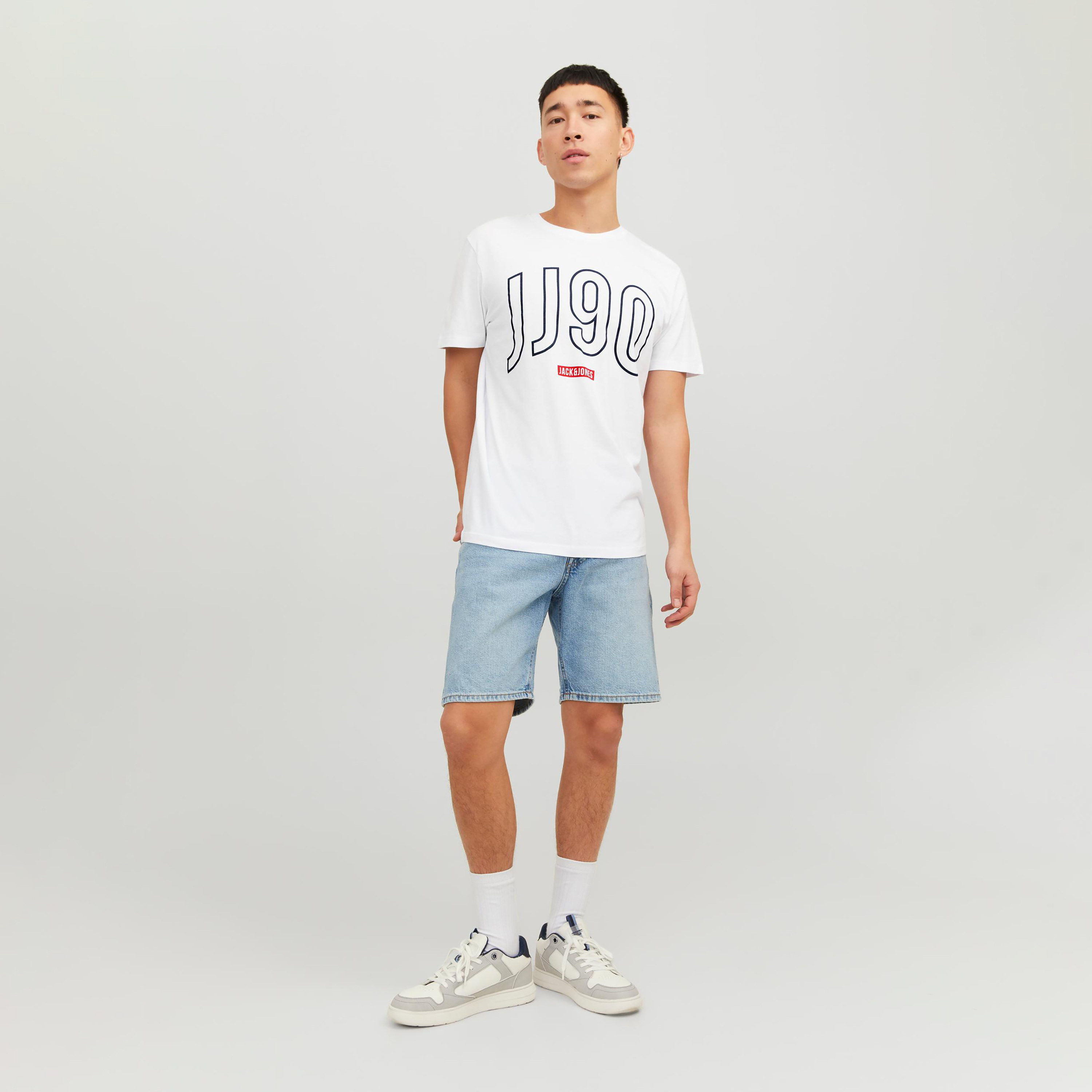 تي شيرت من جاك آند جونز مطبوع بأكمام قصيرة و ياقة مستديرة-men-clothing-tshirtsandpolos-tshirts-image-14