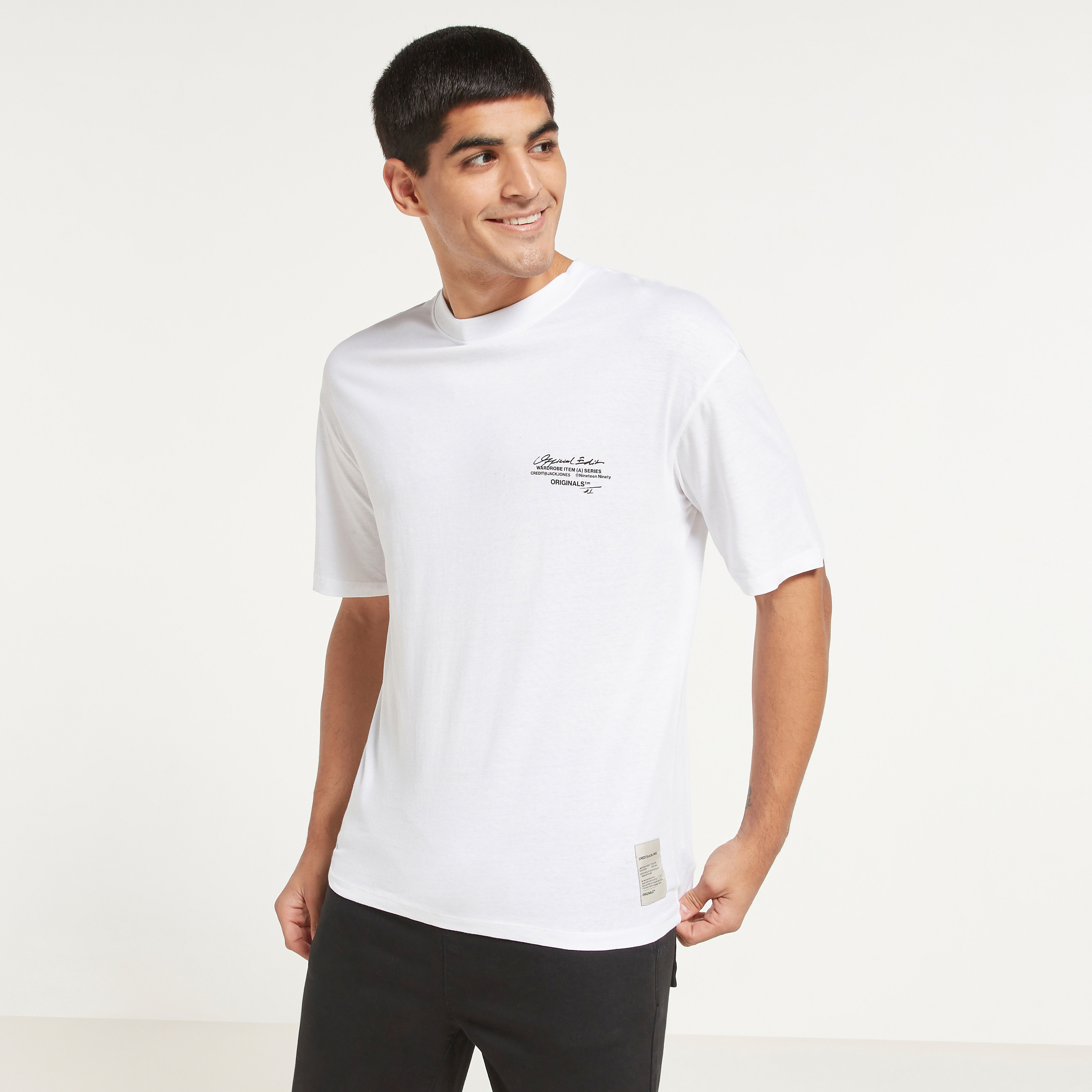 تي شيرت من جاك آند جونز مطبوع بأكمام قصيرة و ياقة مستديرة-men-clothing-tshirtsandpolos-tshirts-image-10