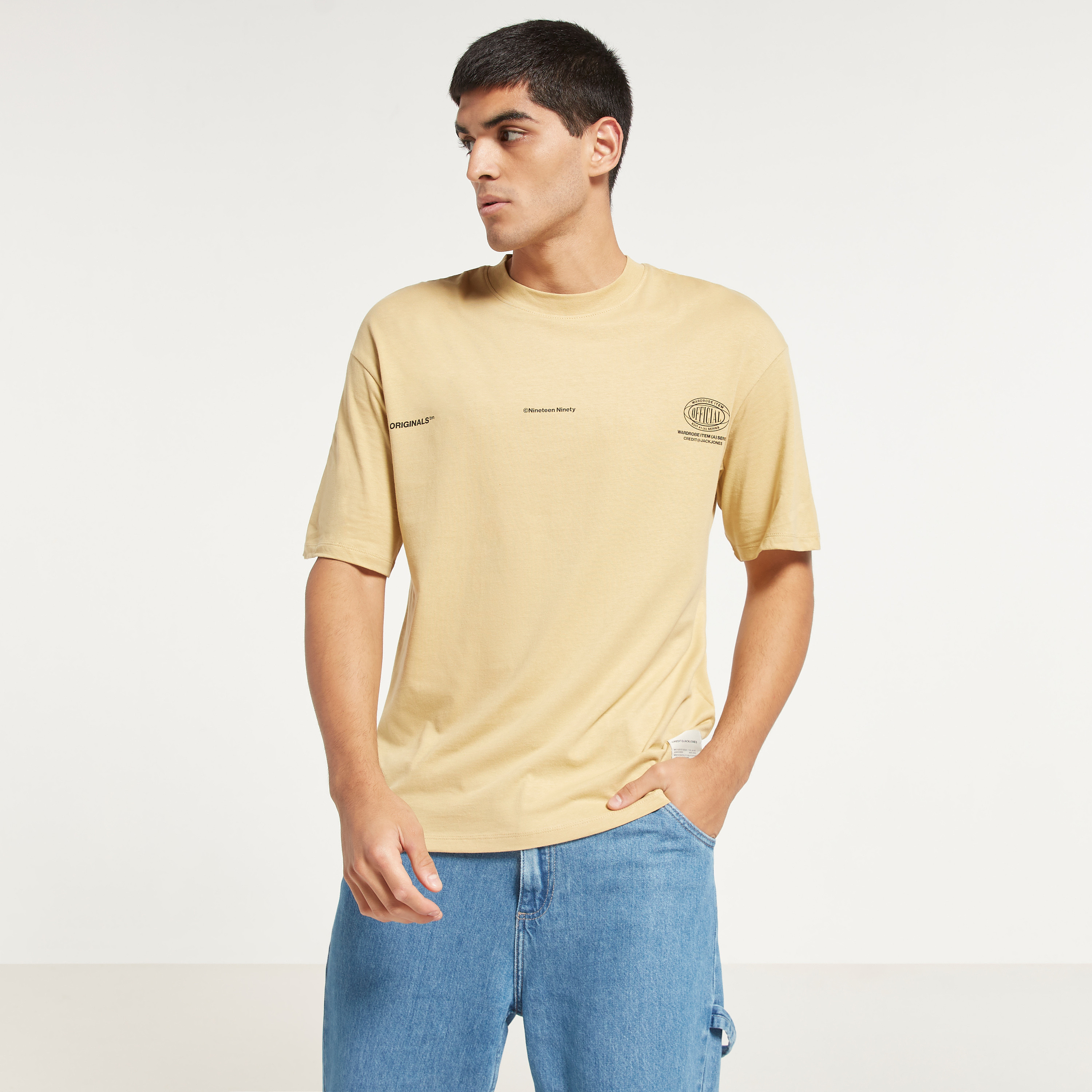 تي شيرت من جاك آند جونز مطبوع بأكمام قصيرة و ياقة مستديرة-men-clothing-tshirtsandpolos-tshirts-image-14