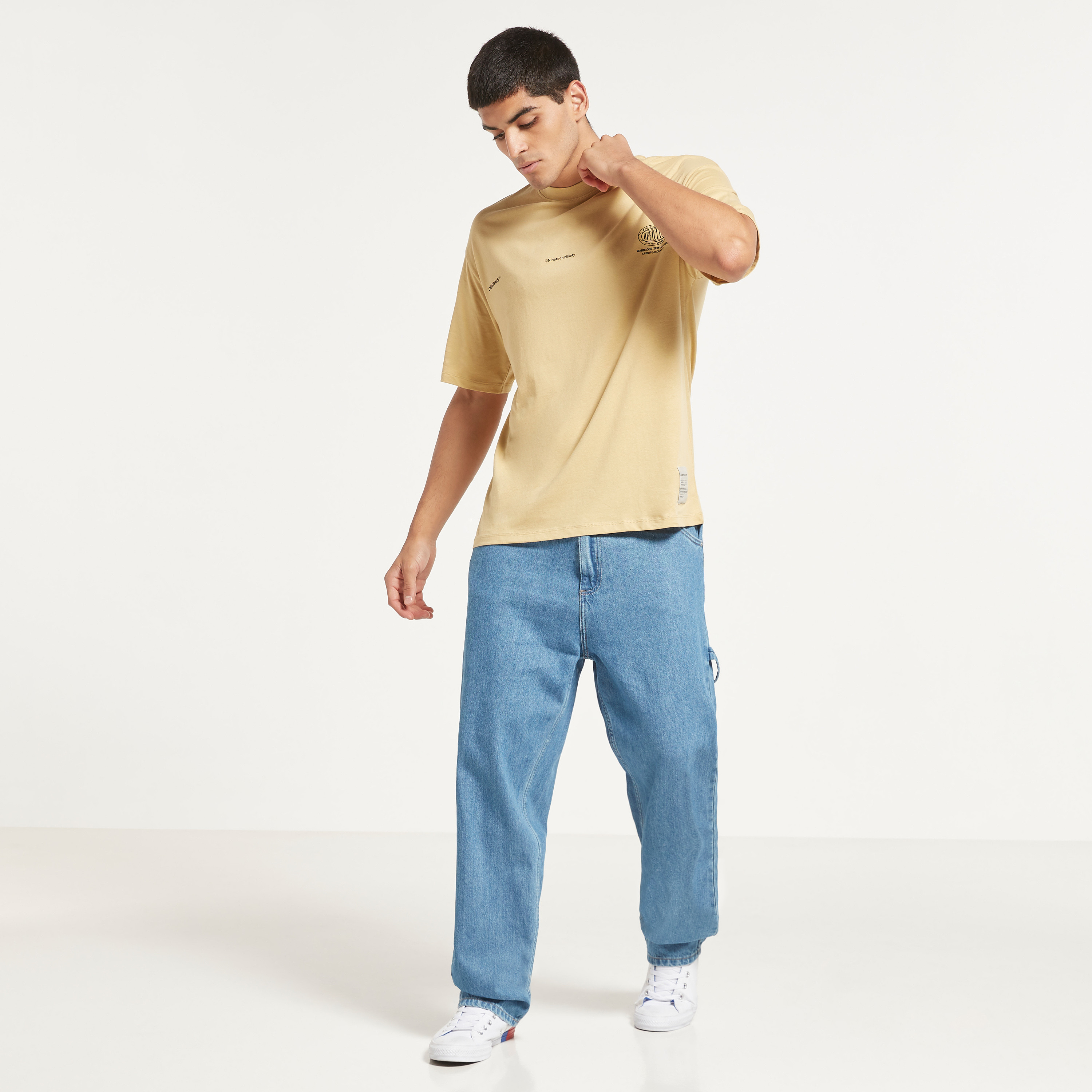 تي شيرت من جاك آند جونز مطبوع بأكمام قصيرة و ياقة مستديرة-men-clothing-tshirtsandpolos-tshirts-image-15