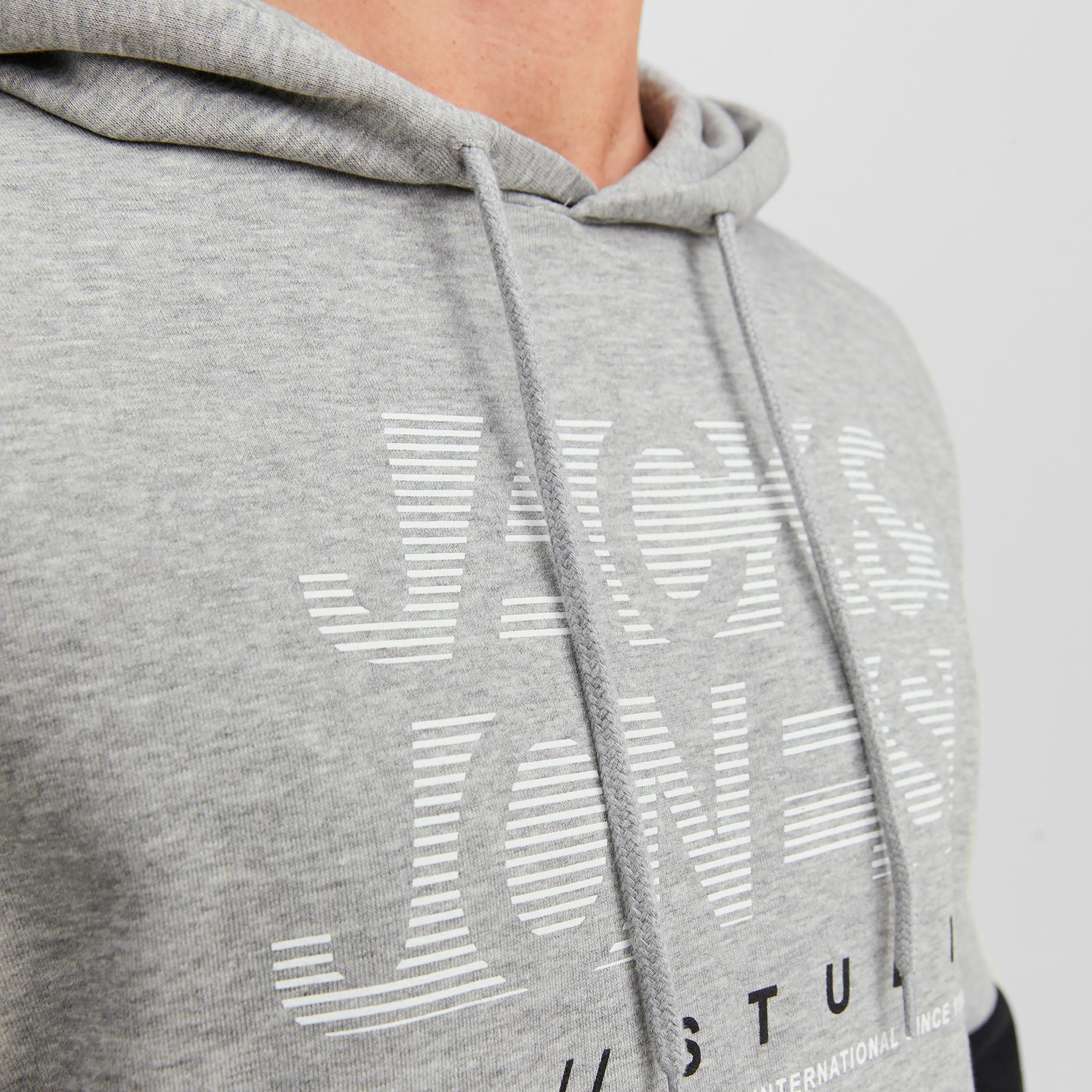 هودي من جاك آند جونز بأكمام طويلة ومزينة بطبعات-men-winterwear-hoodiesandsweatshirts-image-6