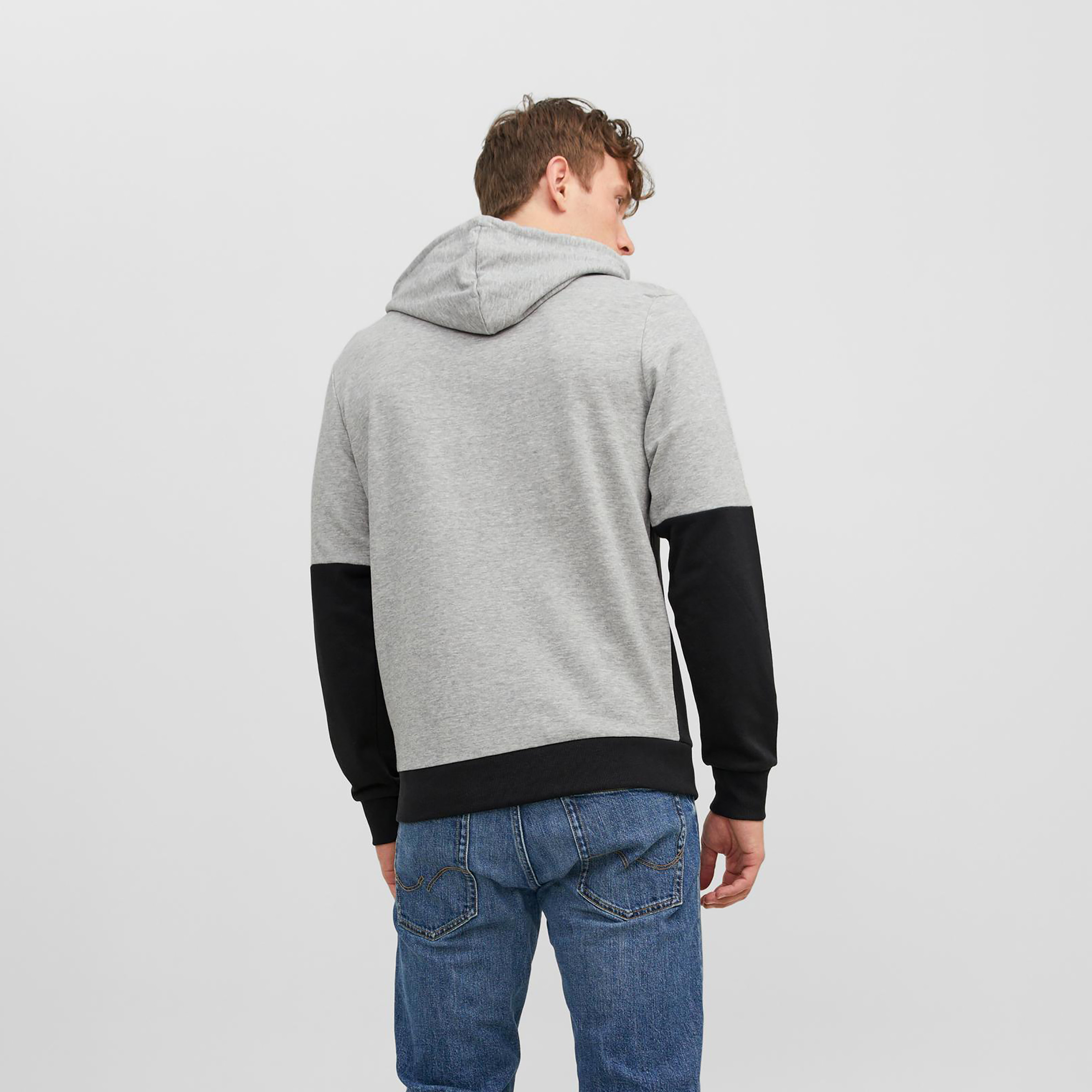 هودي من جاك آند جونز بأكمام طويلة ومزينة بطبعات-men-winterwear-hoodiesandsweatshirts-image-7