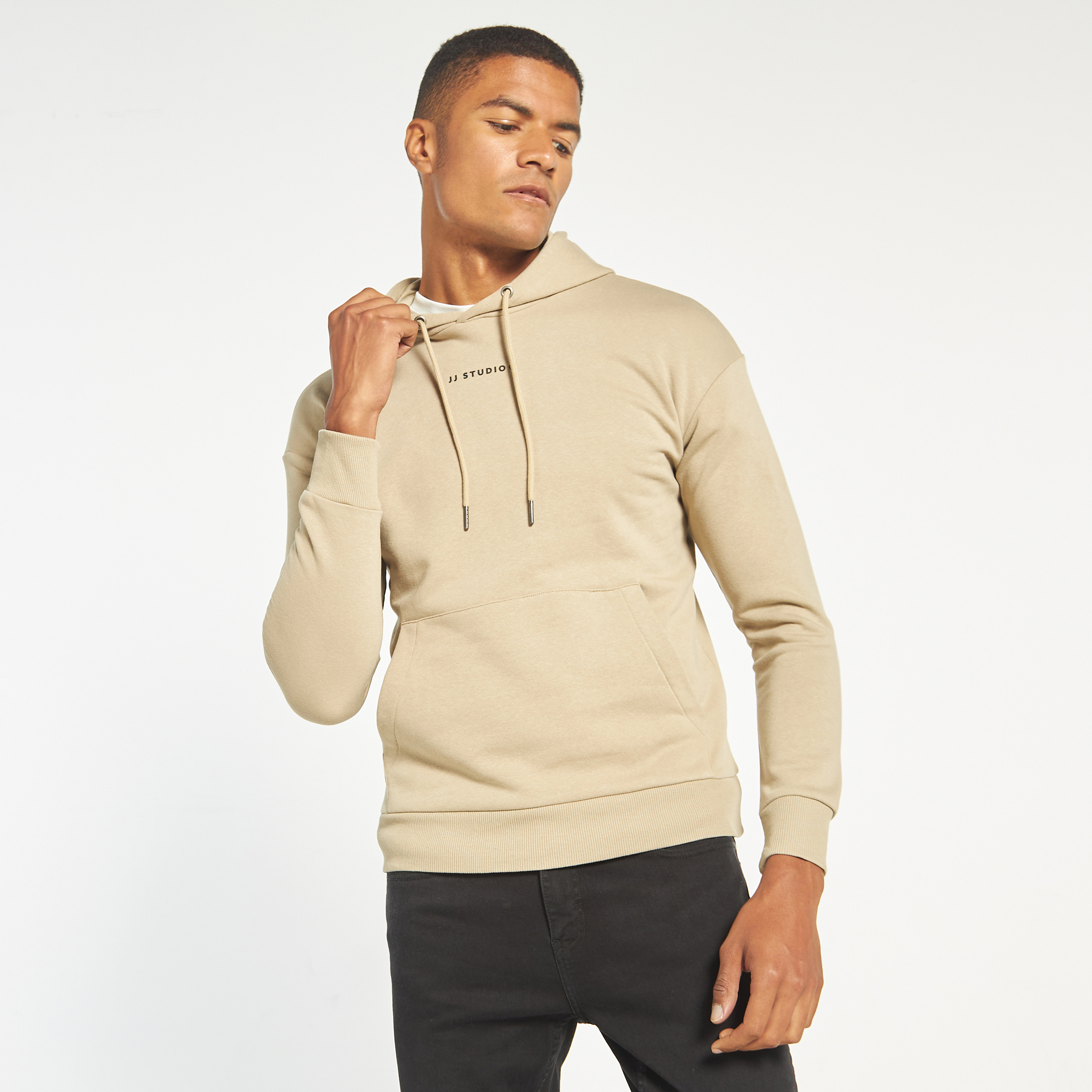 هودي من جاك آند جونز مطبوع بأكمام طويلة مع جيب كانغارو-men-winterwear-hoodiesandsweatshirts-image-7