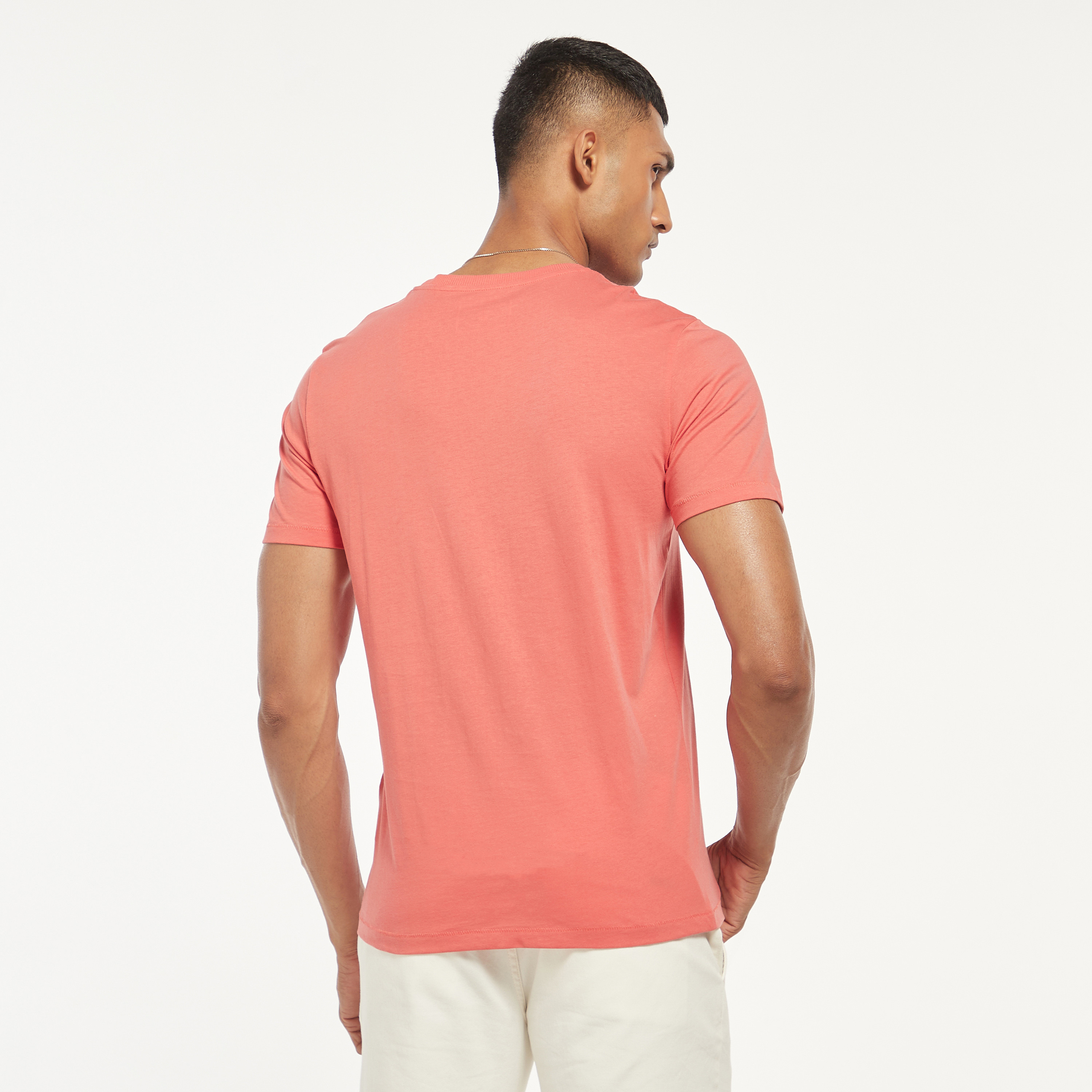تي شيرت من جاك آند جونز مطبوع بأكمام قصيرة و ياقة مستديرة-men-clothing-tshirtsandpolos-tshirts-image-11