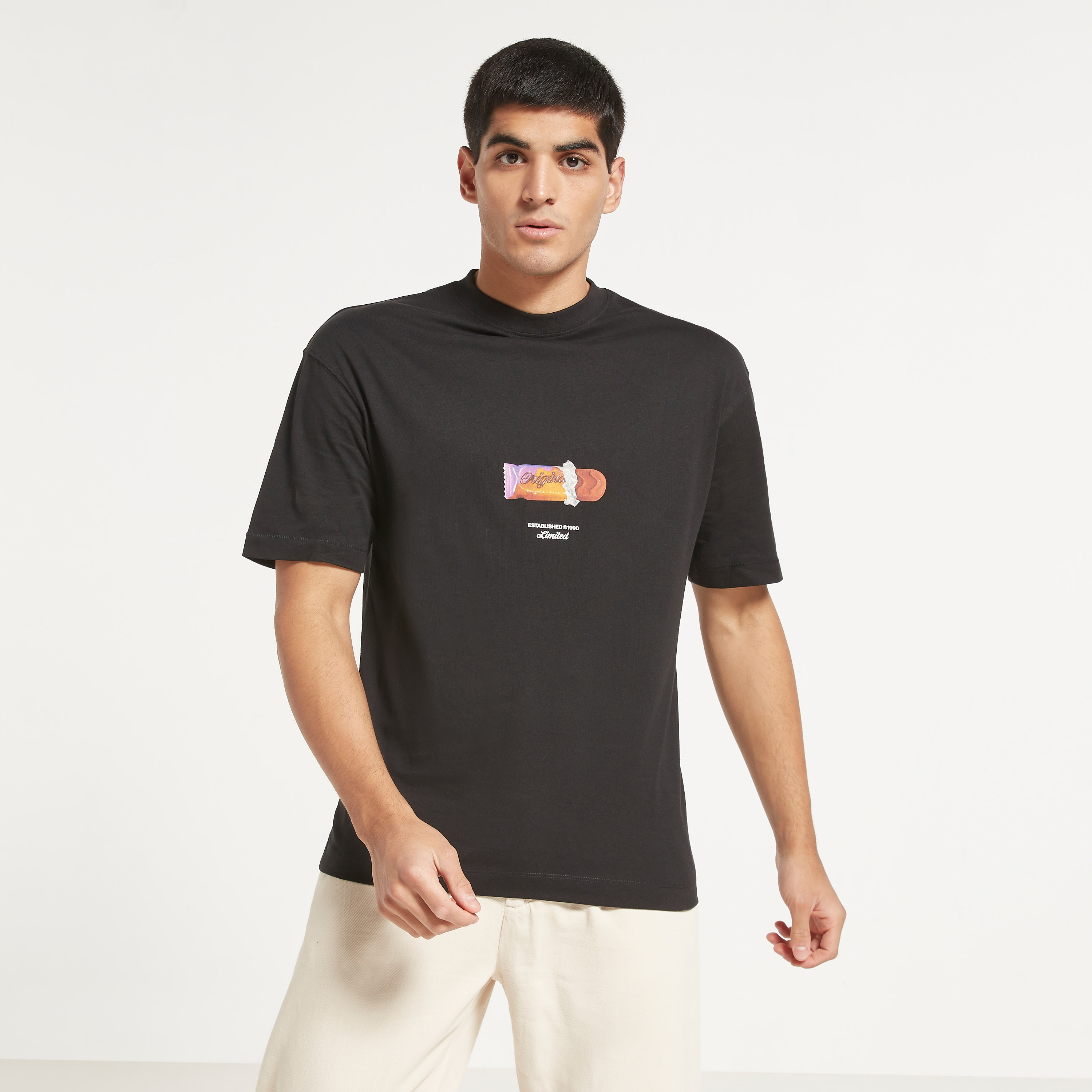 تي شيرت من جاك آند جونز مطبوع بأكمام قصيرة و ياقة مستديرة-men-clothing-tshirtsandpolos-tshirts-image-5