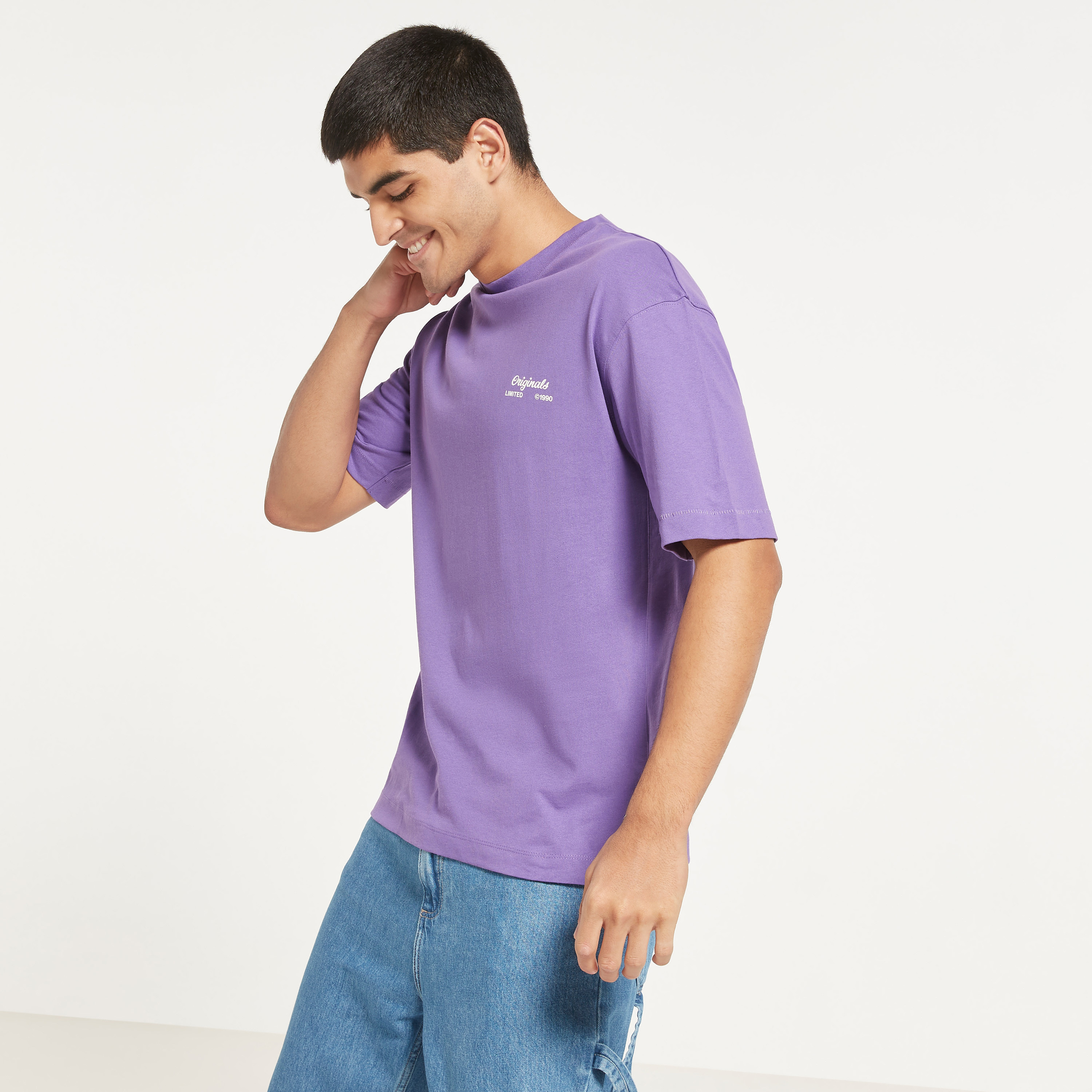 تي شيرت من جاك آند جونز مطبوع بأكمام قصيرة و ياقة مستديرة-men-clothing-tshirtsandpolos-tshirts-image-11