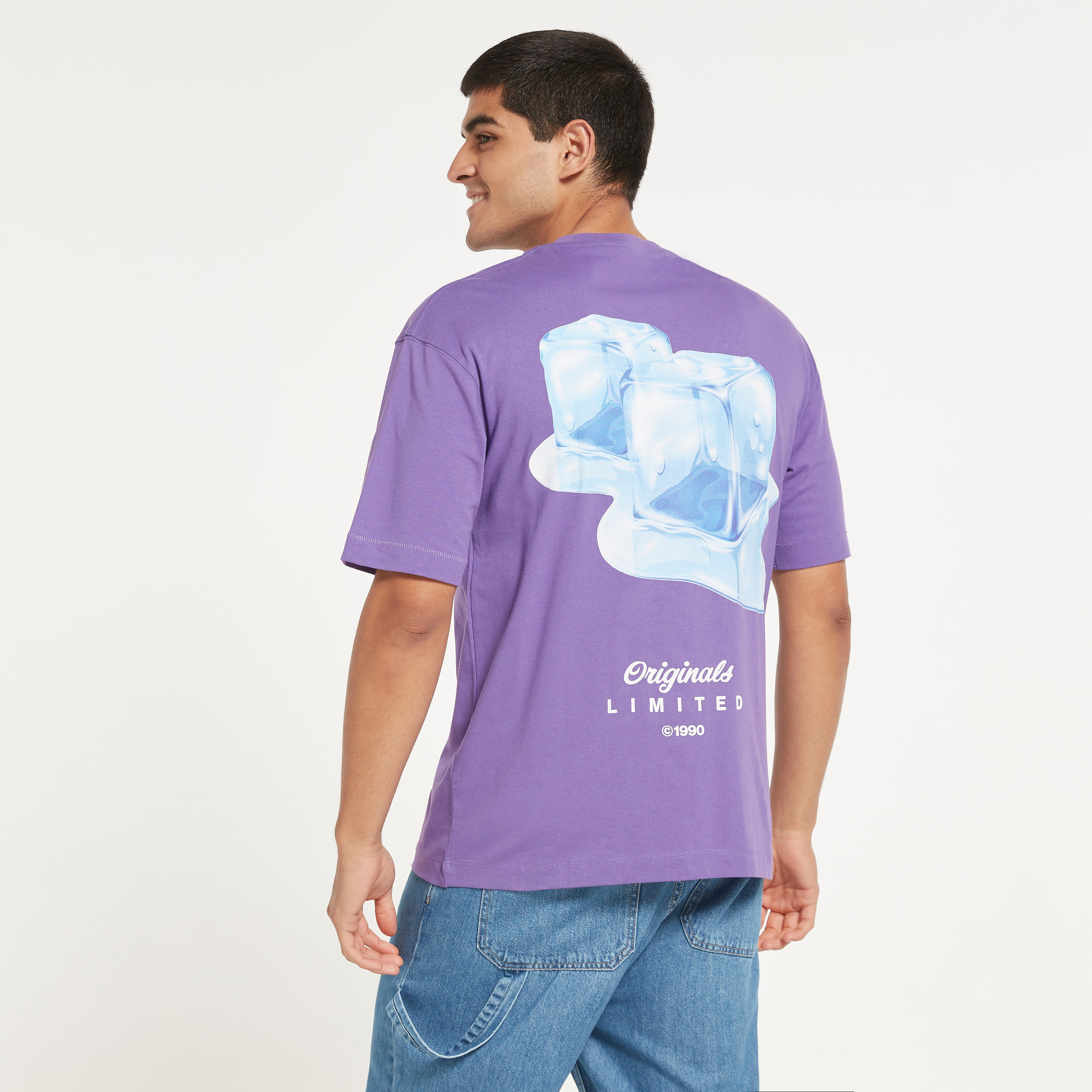 تي شيرت من جاك آند جونز مطبوع بأكمام قصيرة و ياقة مستديرة-men-clothing-tshirtsandpolos-tshirts-image-12