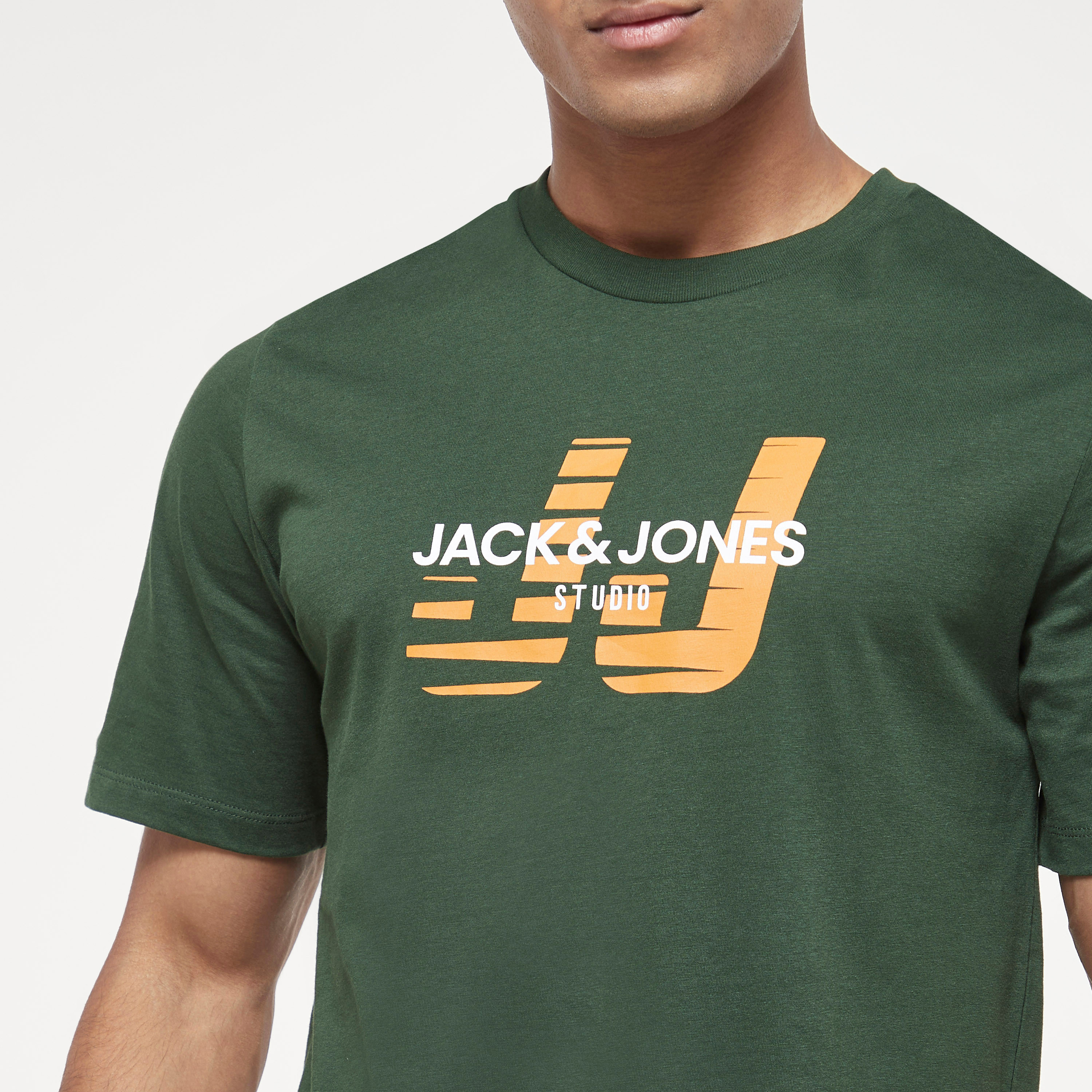  تي شيرت من جاك آند جونز مع شعار بأكمام قصيرة و ياقة مستديرة-men-clothing-tshirtsandpolos-tshirts-image-12