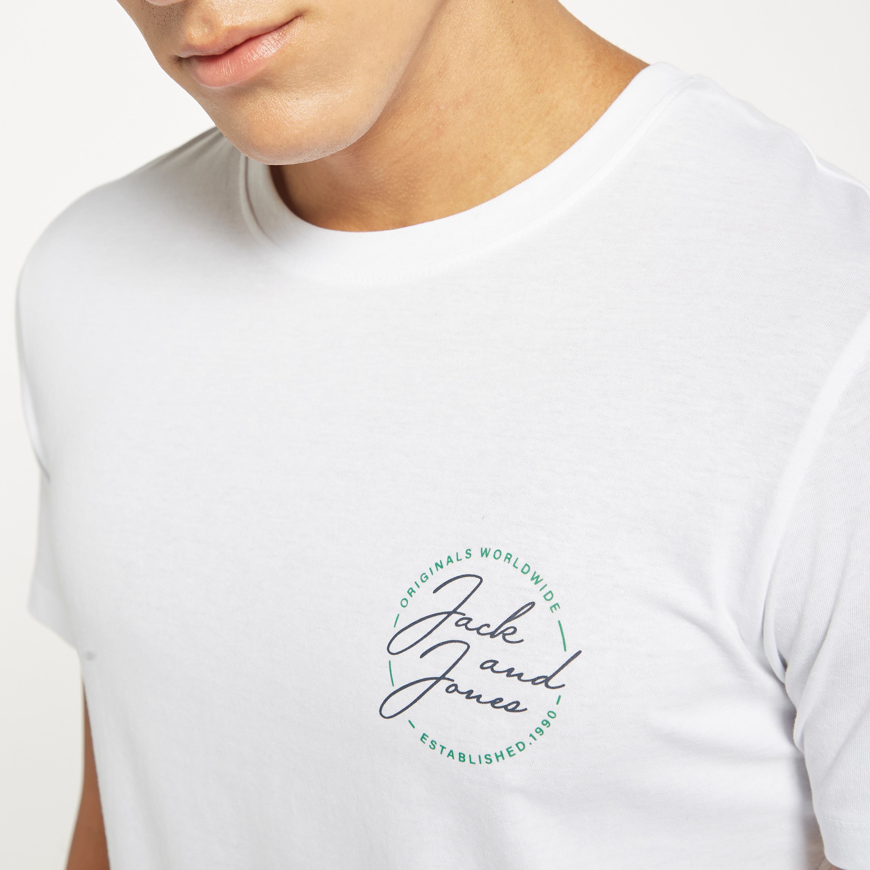 تيشيرت بياقة ضيّقة وأكمام قصيرة من جاك آند جونز-men-clothing-tshirtsandpolos-tshirts-image-4
