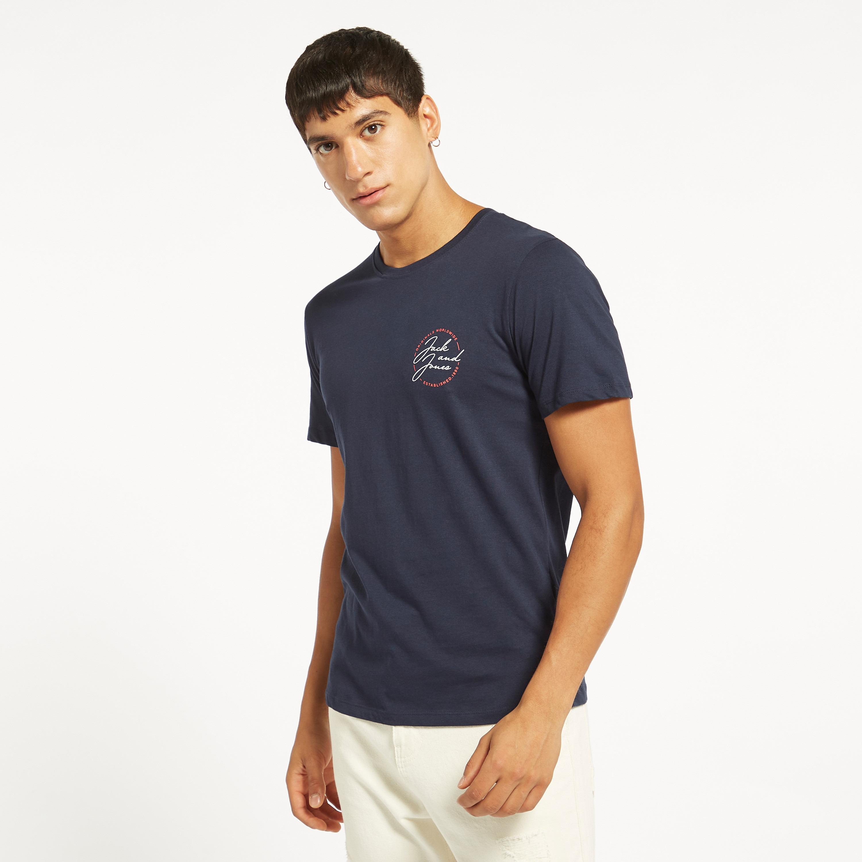 تيشيرت بياقة ضيّقة وأكمام قصيرة من جاك آند جونز-men-clothing-tshirtsandpolos-tshirts-image-9