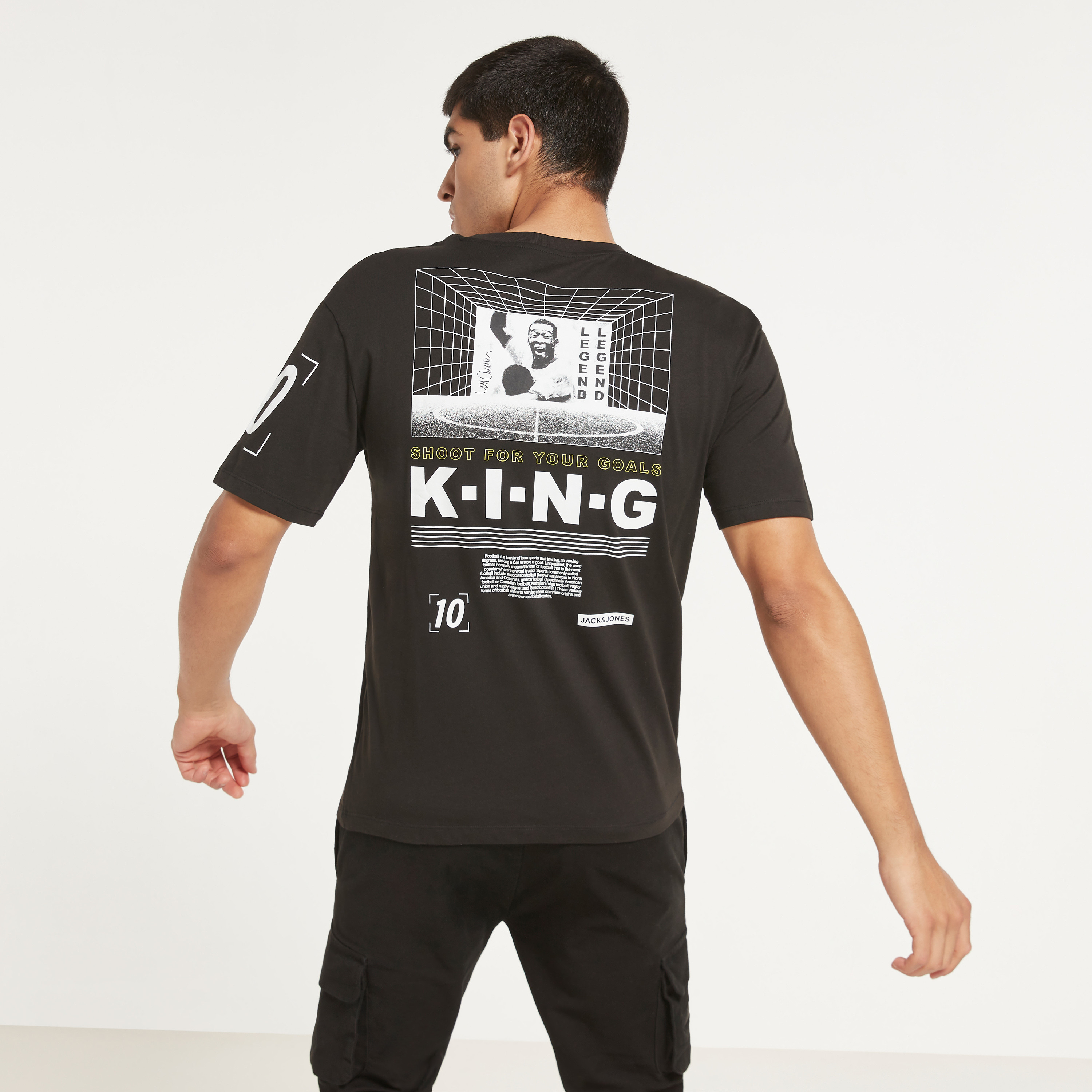 تي شيرت من جاك آند جونز مطبوع بأكمام قصيرة و ياقة مستديرة-men-clothing-tshirtsandpolos-tshirts-image-1