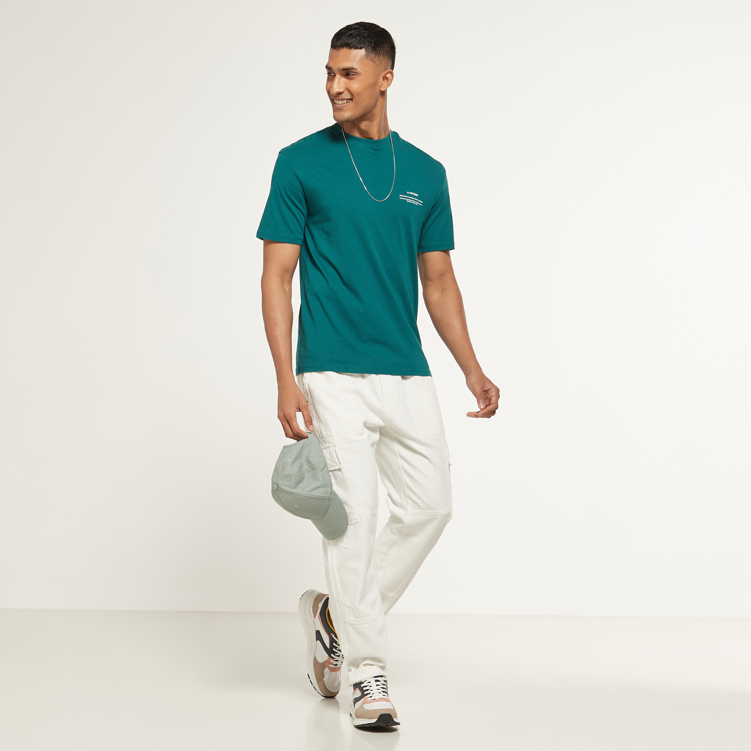 تي شيرت من جاك آند جونز سادة بأكمام قصيرة و ياقة مستديرة-men-clothing-tshirtsandpolos-tshirts-image-10