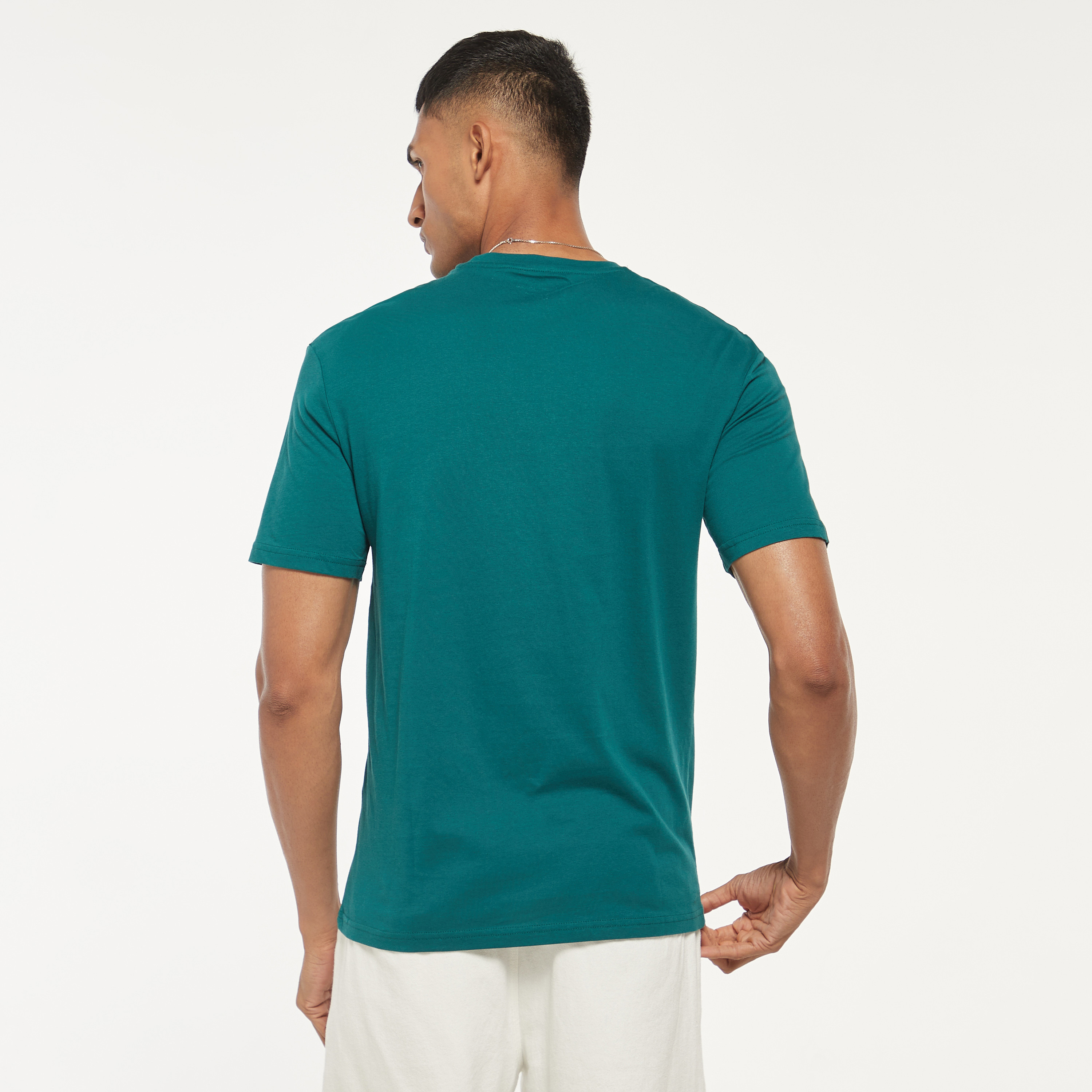 تي شيرت من جاك آند جونز سادة بأكمام قصيرة و ياقة مستديرة-men-clothing-tshirtsandpolos-tshirts-image-11