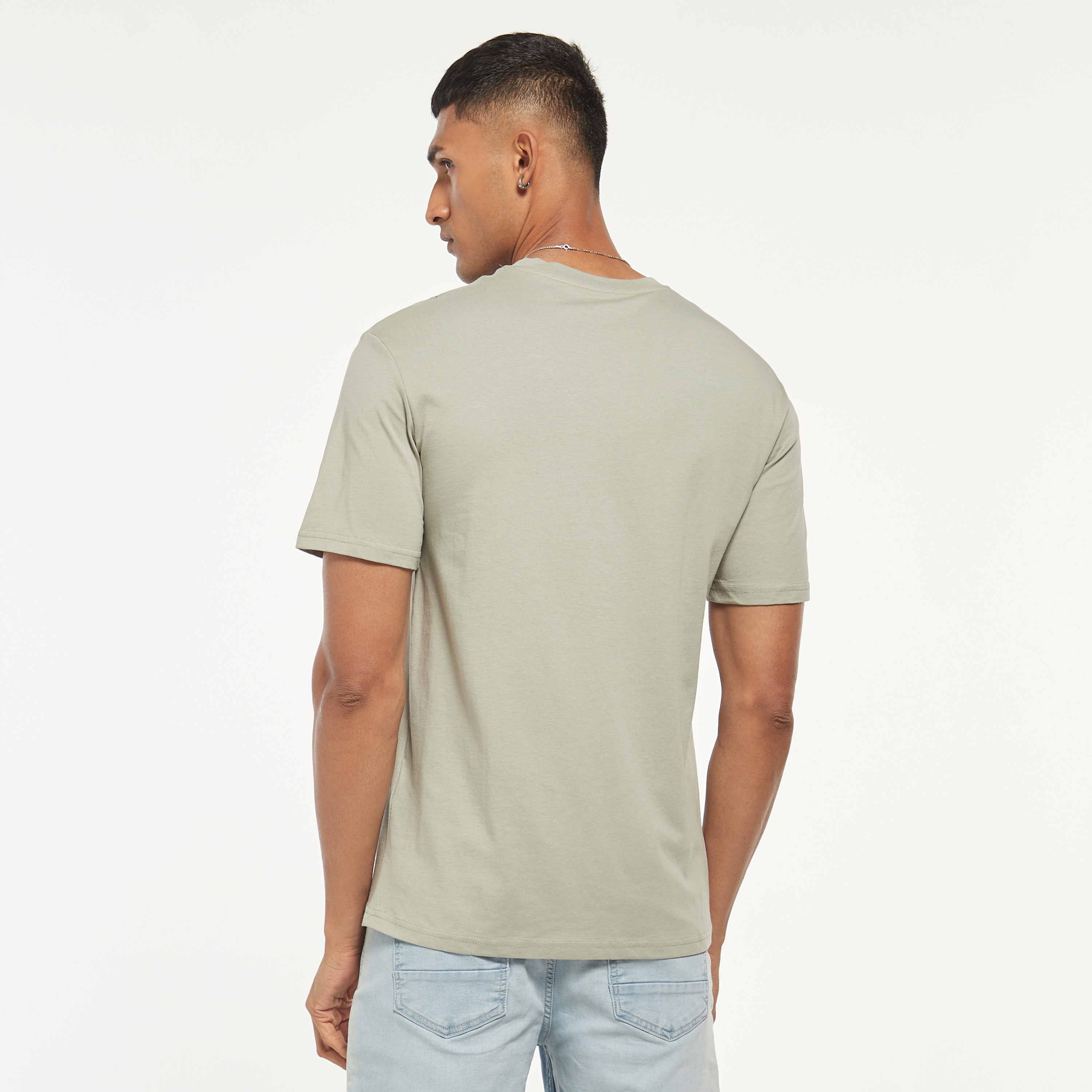 تي شيرت من جاك آند جونز سادة بأكمام قصيرة و ياقة مستديرة-men-clothing-tshirtsandpolos-tshirts-image-15