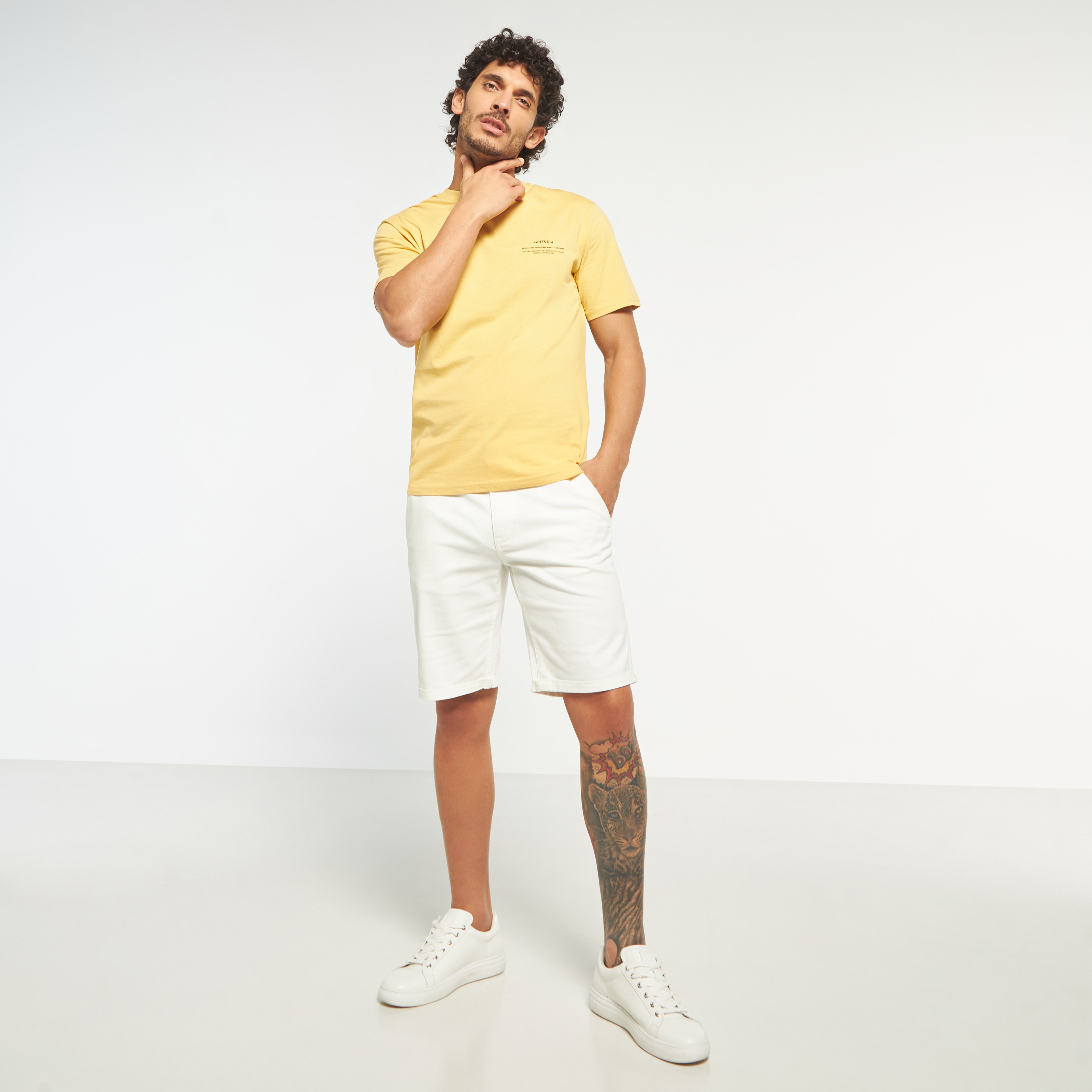 تي شيرت من جاك آند جونز سادة بأكمام قصيرة و ياقة مستديرة-men-clothing-tshirtsandpolos-tshirts-image-18