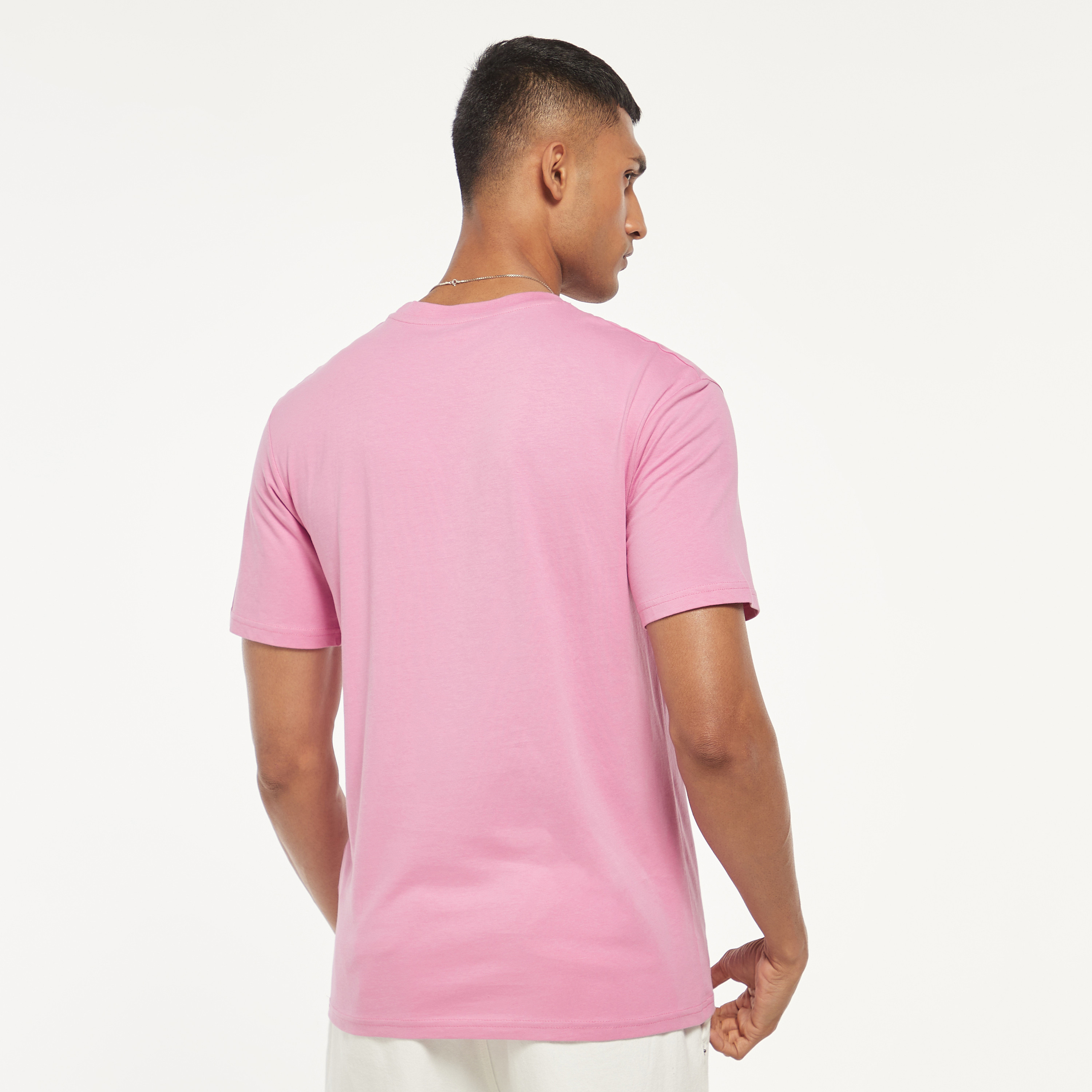 تي شيرت من جاك آند جونز سادة بأكمام قصيرة و ياقة مستديرة-men-clothing-tshirtsandpolos-tshirts-image-23