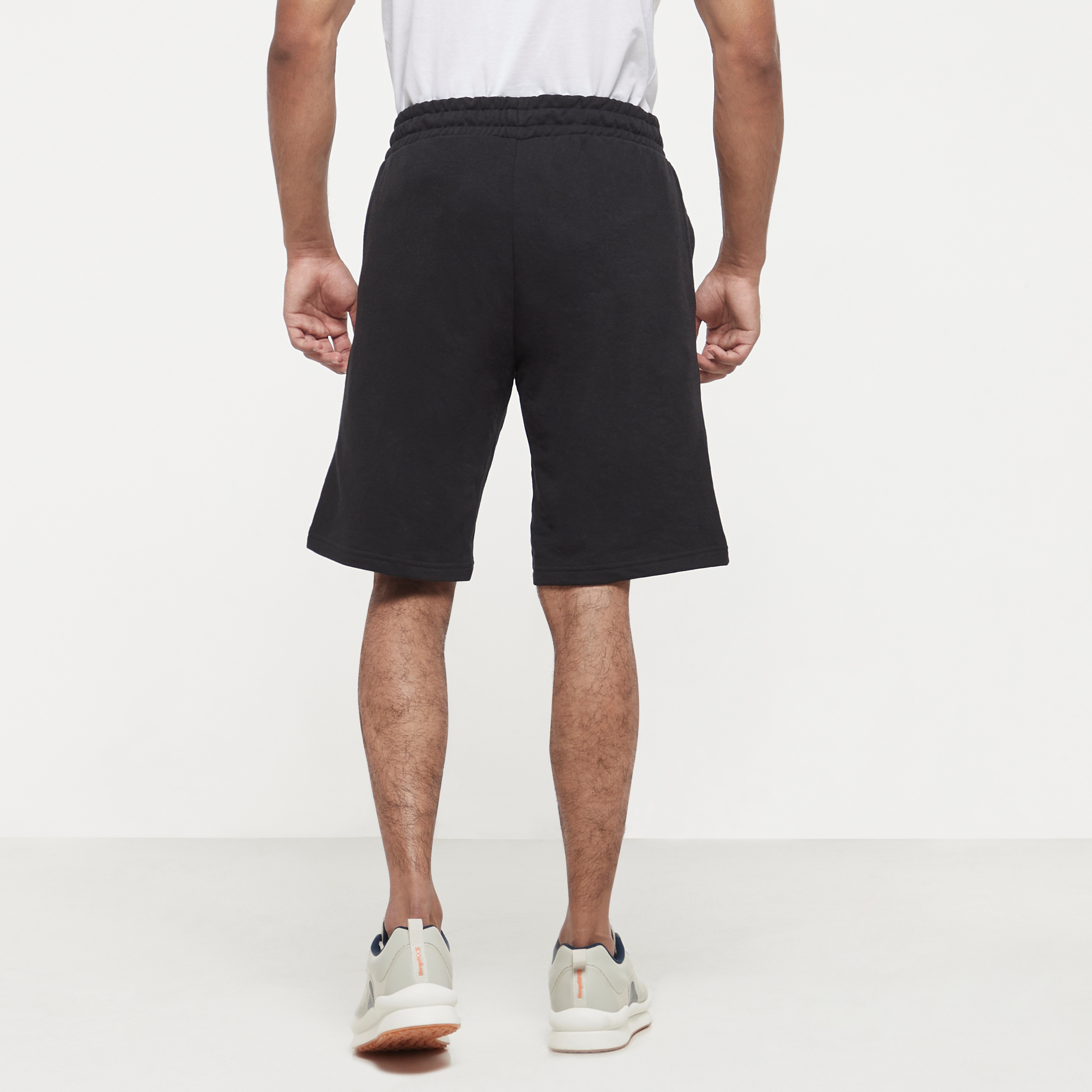 شورت برباط وخصر متوسط الارتفاع وطبعات من جاك أند جونز-men-clothing-bottoms-shorts-image-7