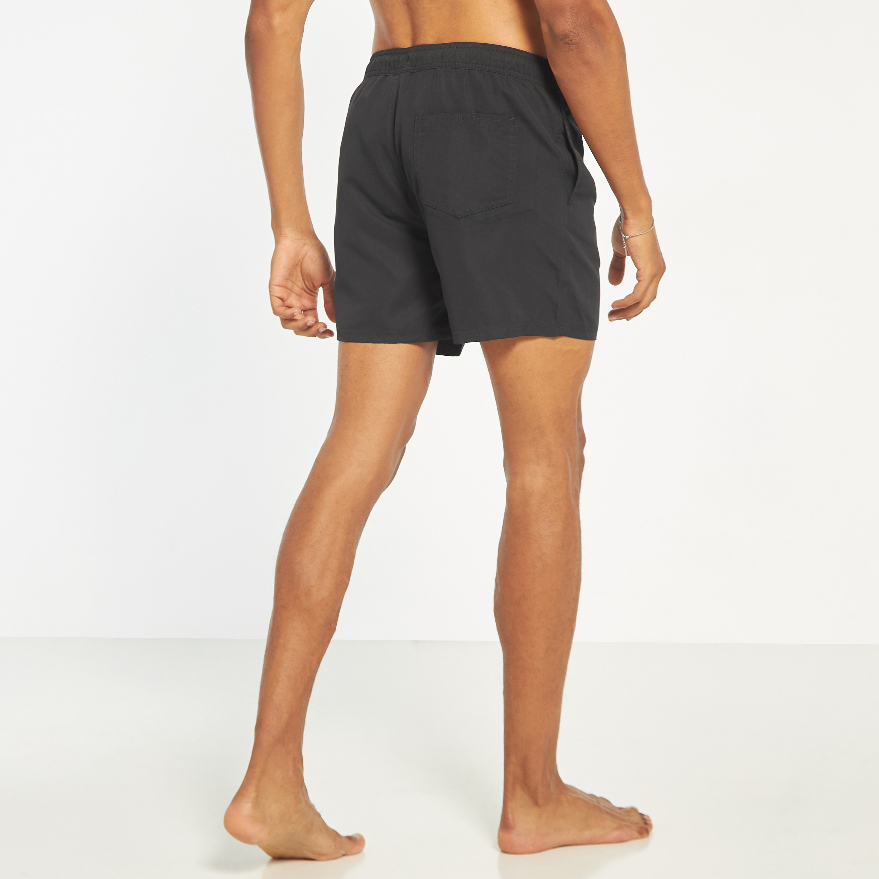 شورت سباحة برباط متوسط الطول يشعار الماركة من جاك آند جونز-men-clothing-swimandbeach-shorts-image-2