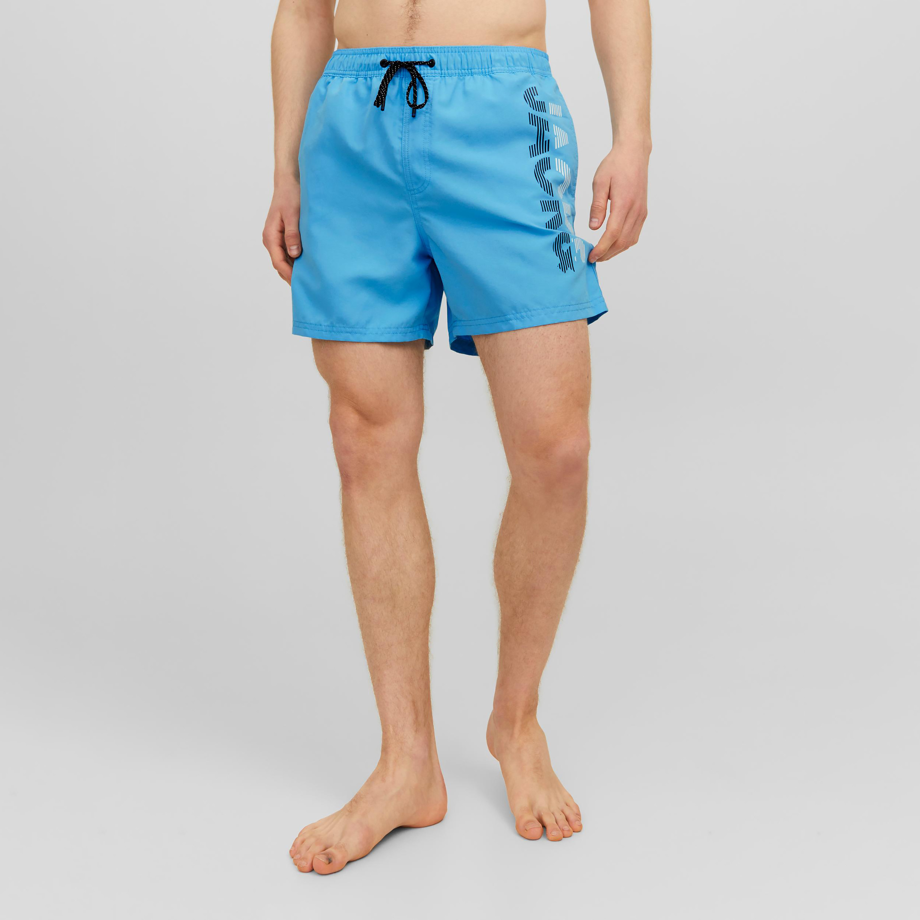 شورت سباحة برباط متوسط الطول يشعار الماركة من جاك آند جونز-men-clothing-swimandbeach-shorts-image-5