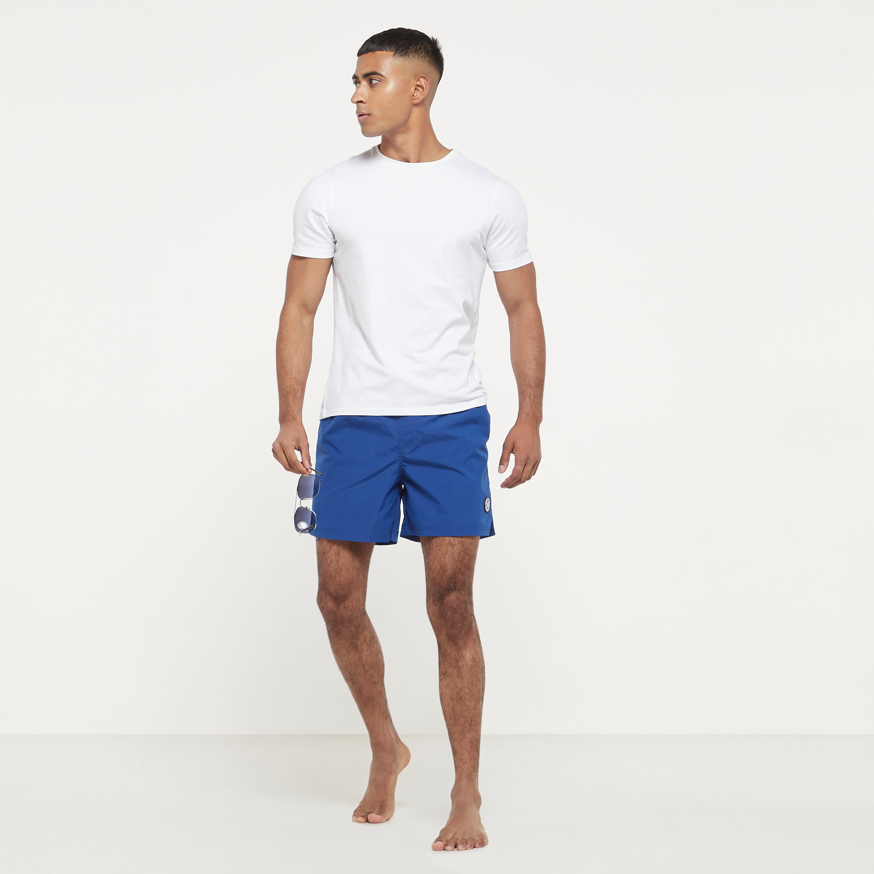 شورتس من جاك آند جونز سادة برباط ذو متوسط الارتفاع -men-clothing-swimandbeach-shorts-image-2