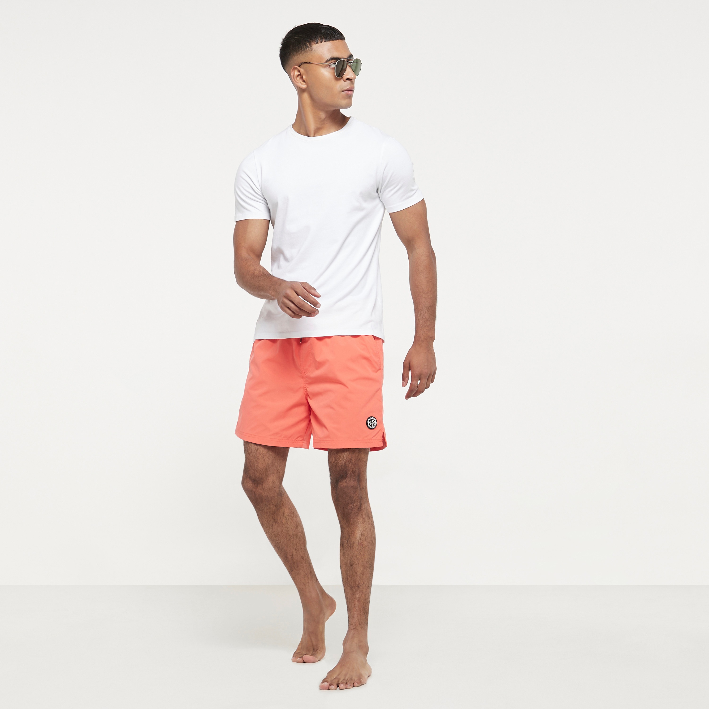 شورتس من جاك آند جونز سادة برباط ذو متوسط الارتفاع -men-clothing-swimandbeach-shorts-image-10