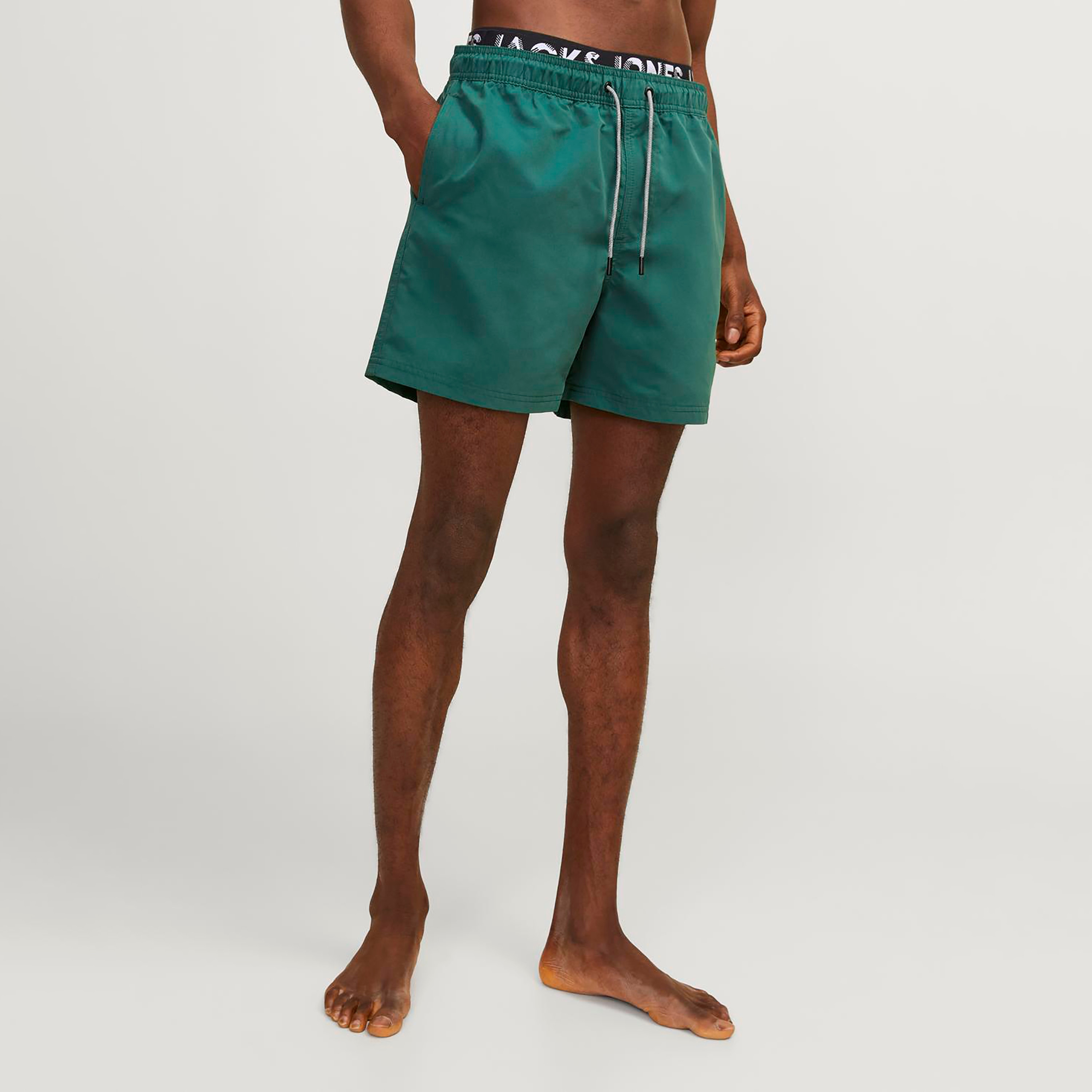 شورت سباحة برباط على الخصر من جاك آند جونز -men-clothing-bottoms-shorts-image-9