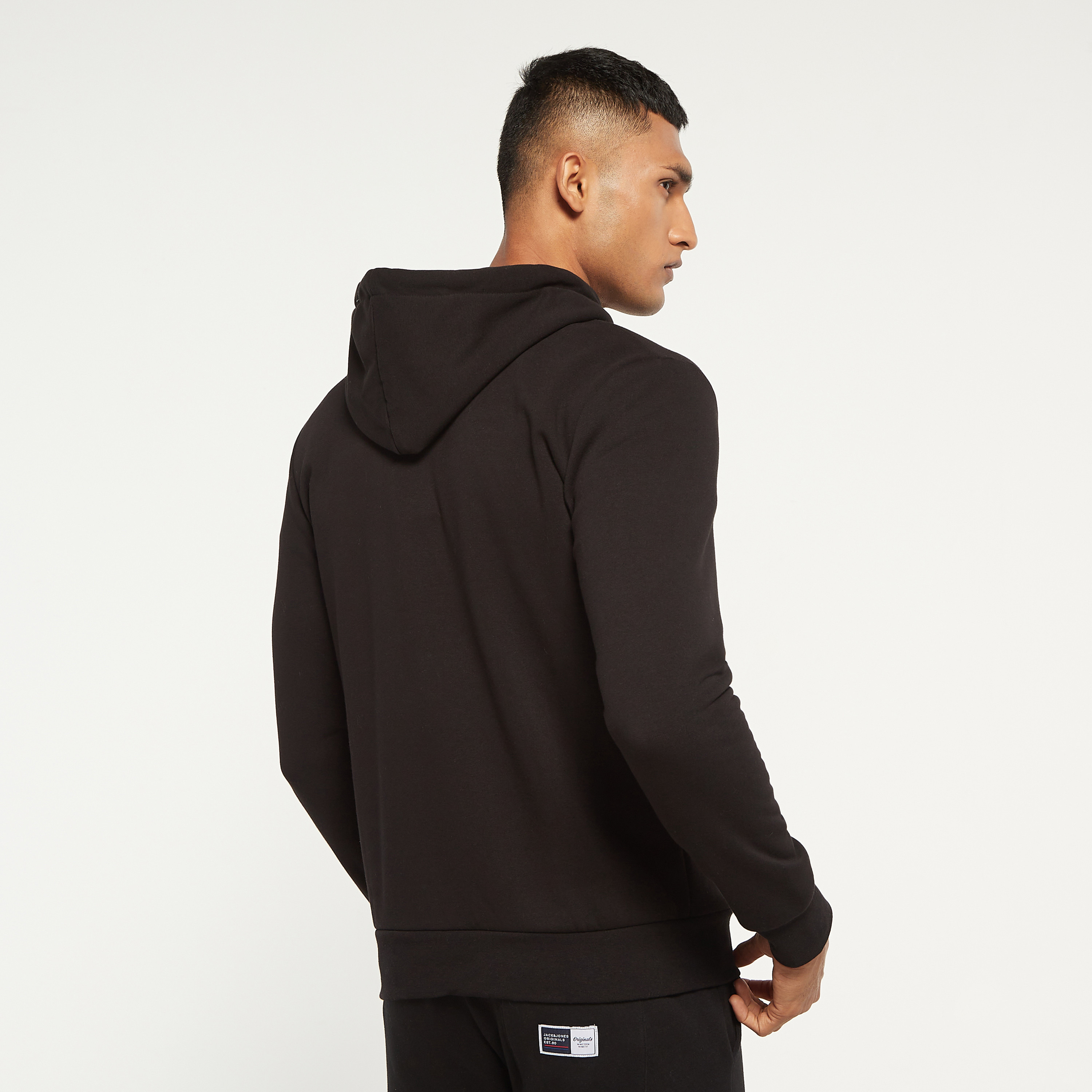 هودي جاك آند جونز مع شعار بأكمام طويلة-men-winterwear-hoodiesandsweatshirts-image-3