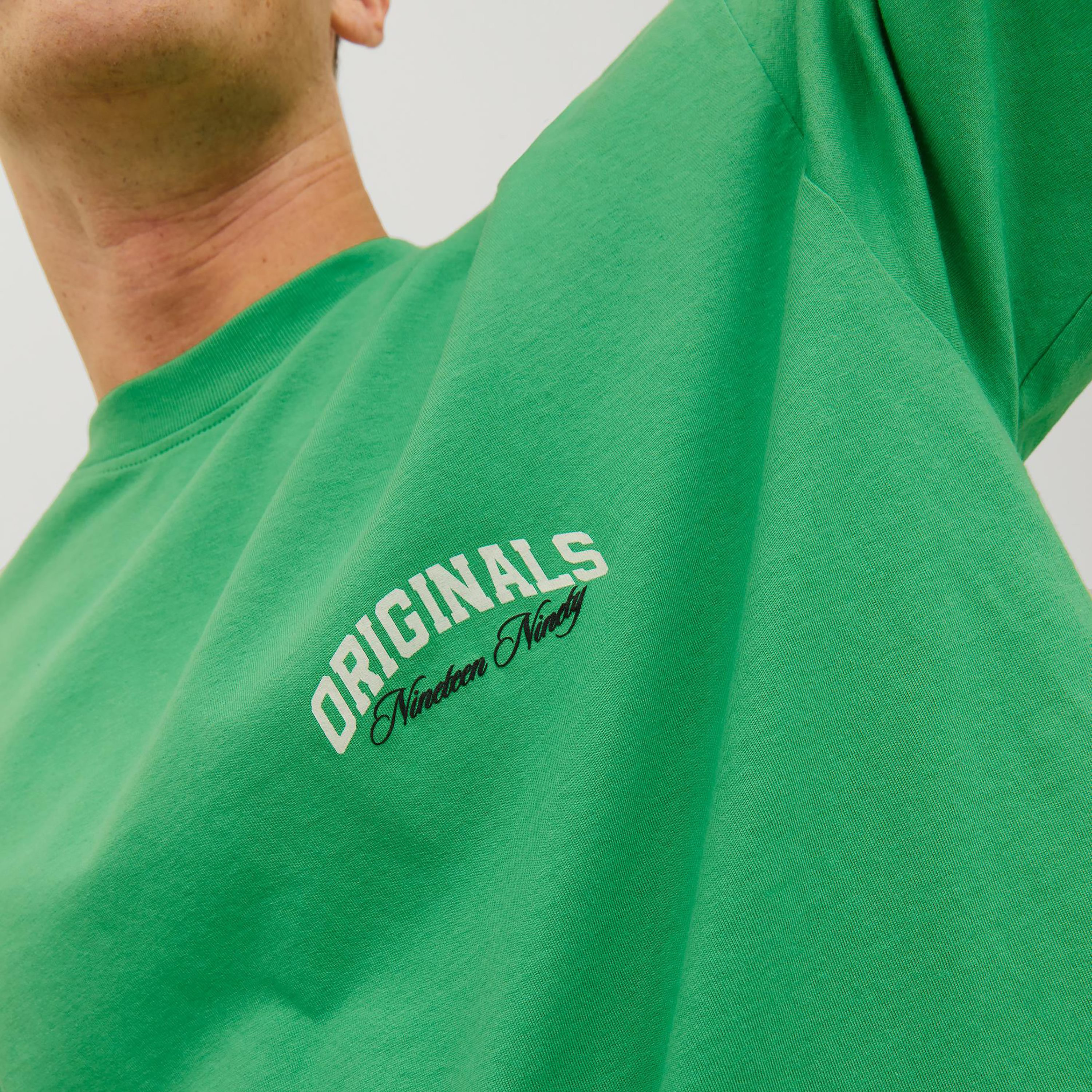 تي شيرت من جاك آند جونز مطبوع بأكمام قصيرة و ياقة مستديرة-men-clothing-tshirtsandpolos-tshirts-image-8