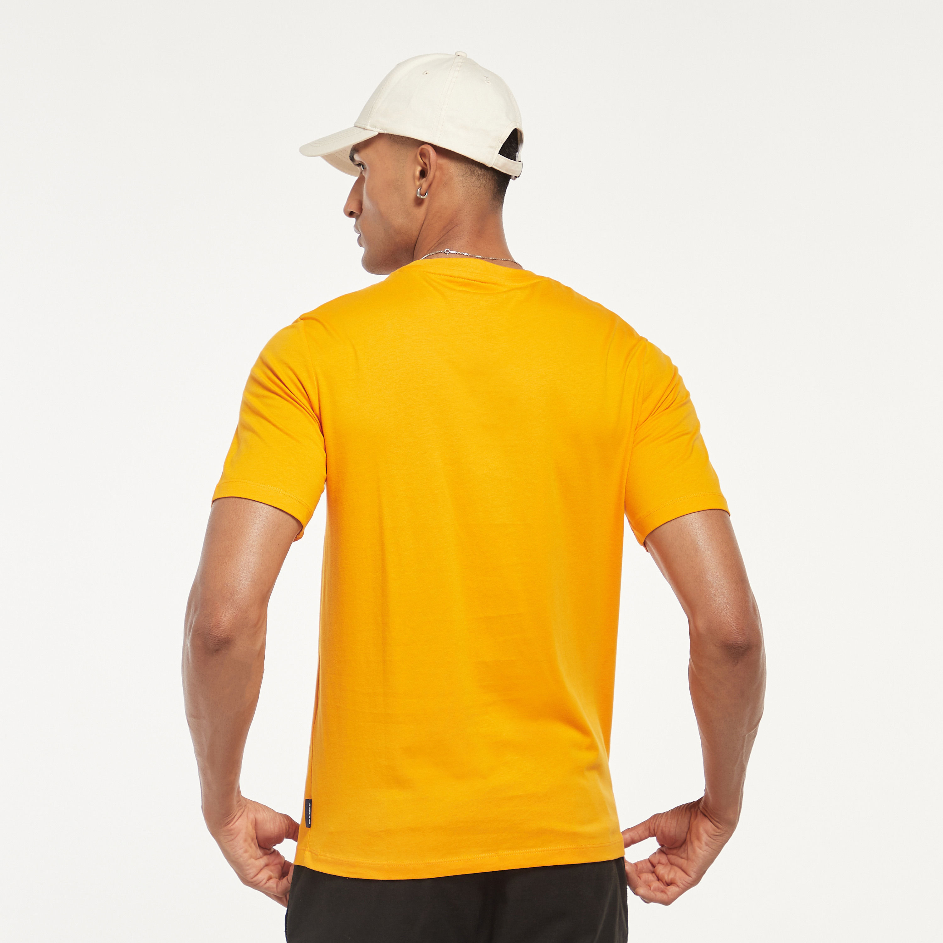 تي شيرت من جاك آند جونز مع شعار بأكمام قصيرة و ياقة مستديرة-men-clothing-tshirtsandpolos-tshirts-image-19