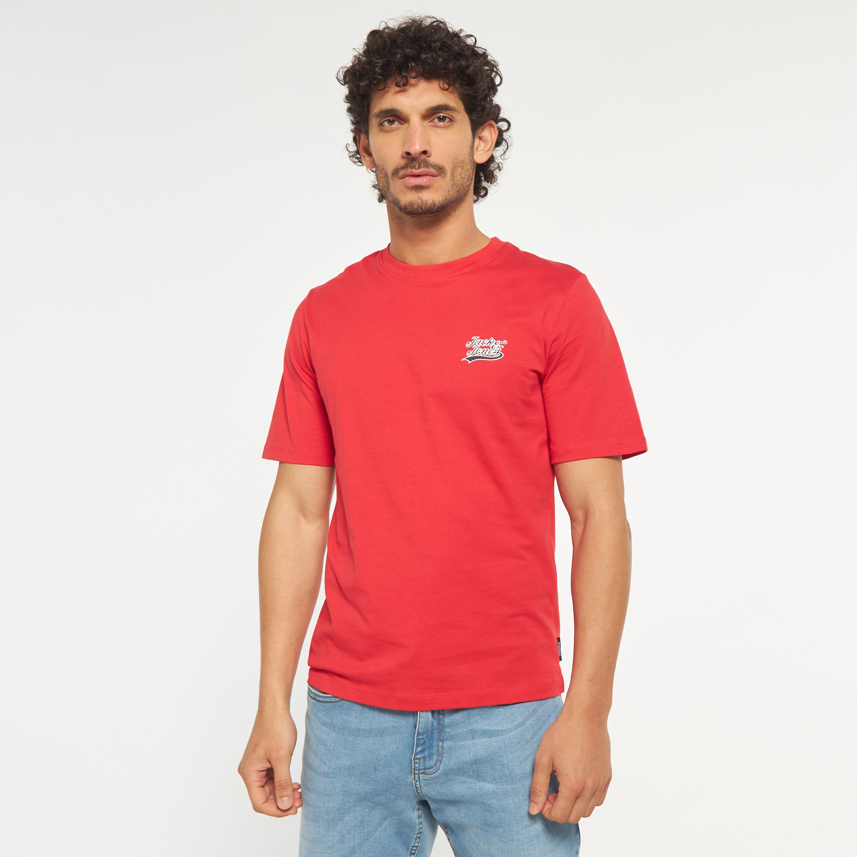 تي شيرت من جاك آند جونز مع شعار بأكمام قصيرة و ياقة مستديرة-men-clothing-tshirtsandpolos-tshirts-image-21