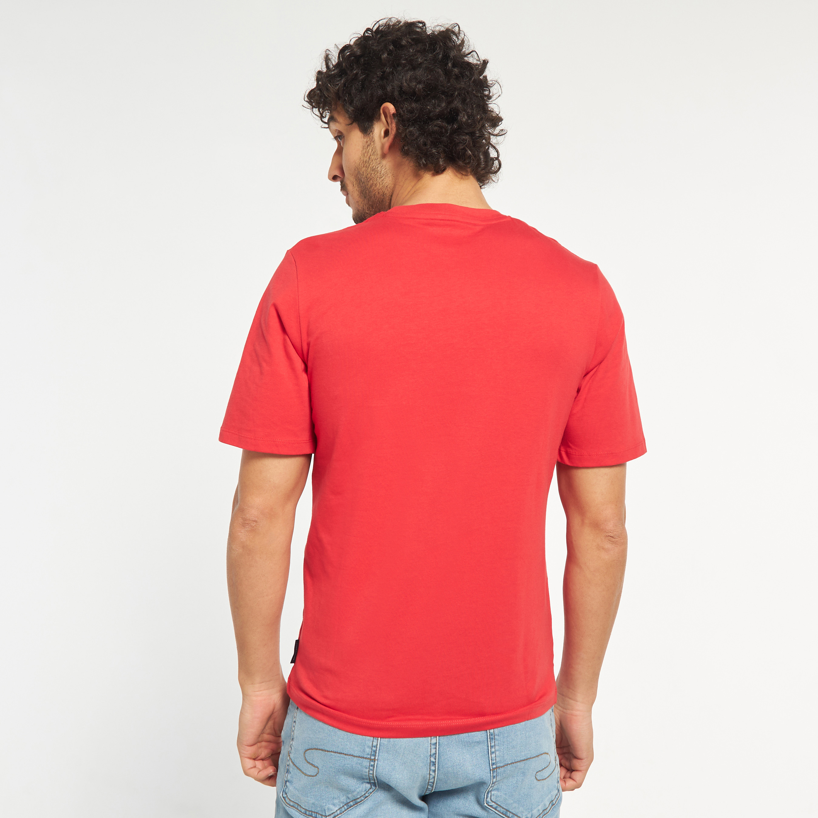 تي شيرت من جاك آند جونز مع شعار بأكمام قصيرة و ياقة مستديرة-men-clothing-tshirtsandpolos-tshirts-image-23