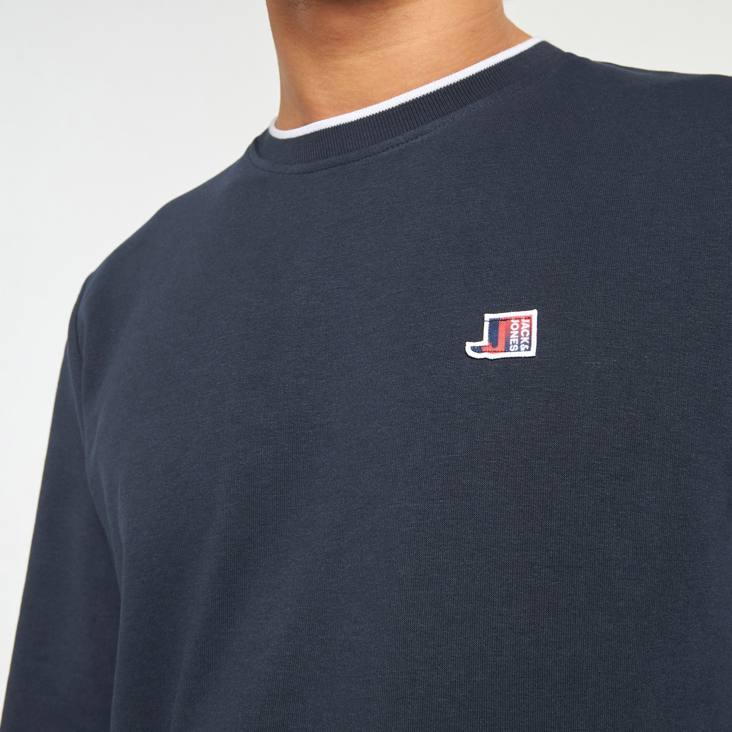Jack & Jones Plain Crew Neck Long Sleeves Sweatshirt-men-winterwear-hoodiesandsweatshirts-image-4