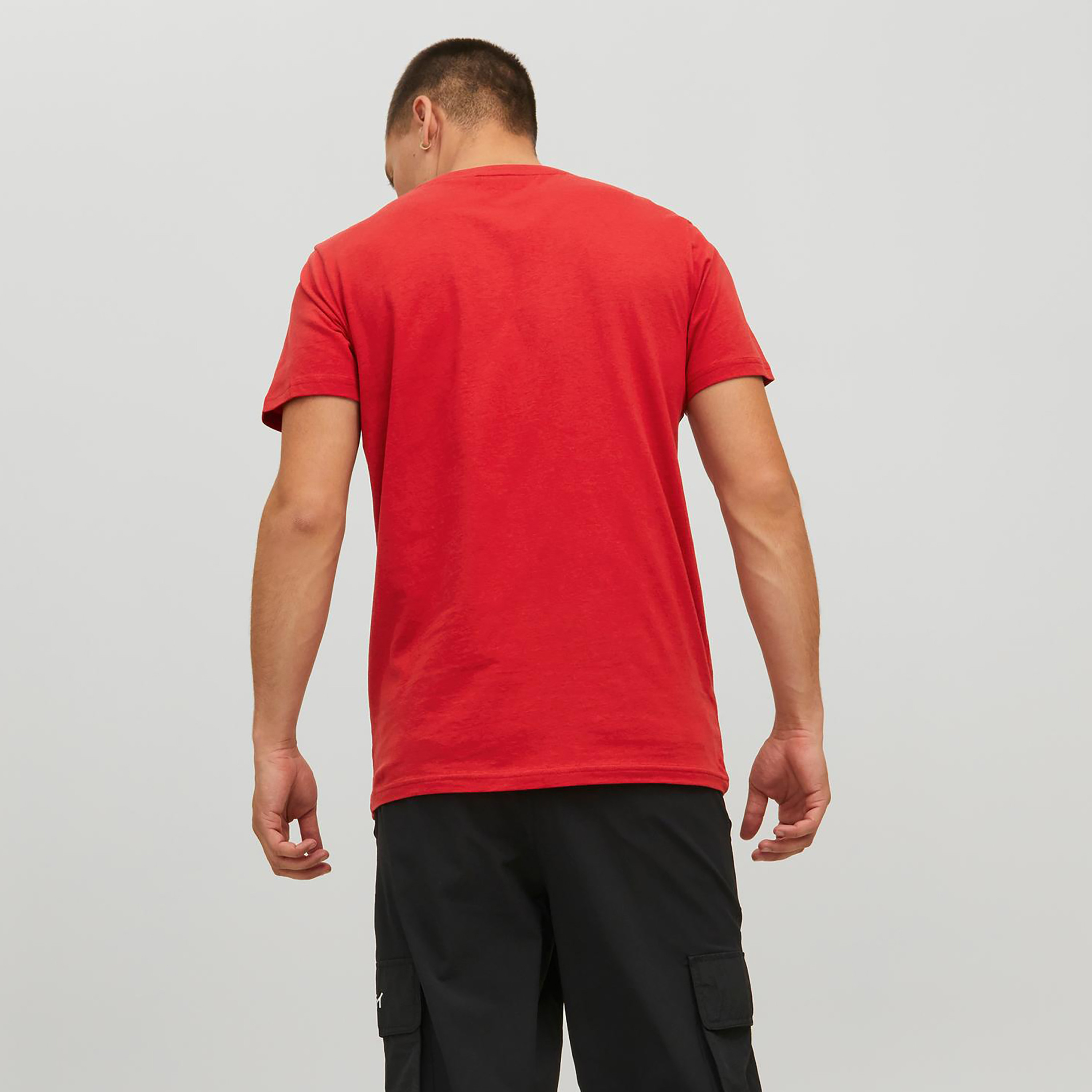 تي شيرت من جاك آند جونز مع شعار بأكمام قصيرة و ياقة مستديرة-men-clothing-tshirtsandpolos-tshirts-image-19