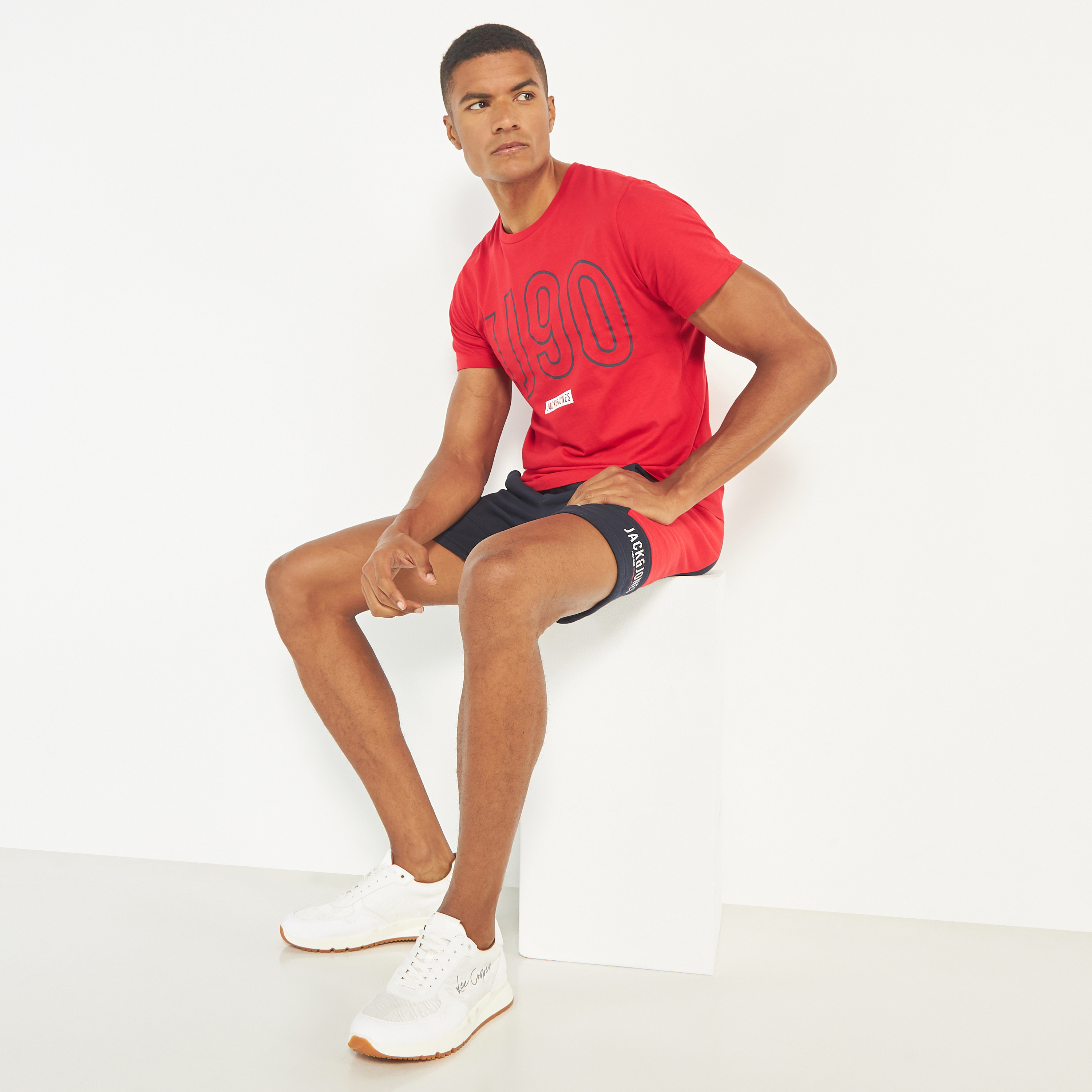 شورتس برباط من جاك آند جونز بمتوسط الارتفاع مع كلر بلوكد -men-clothing-bottoms-shorts-image-10