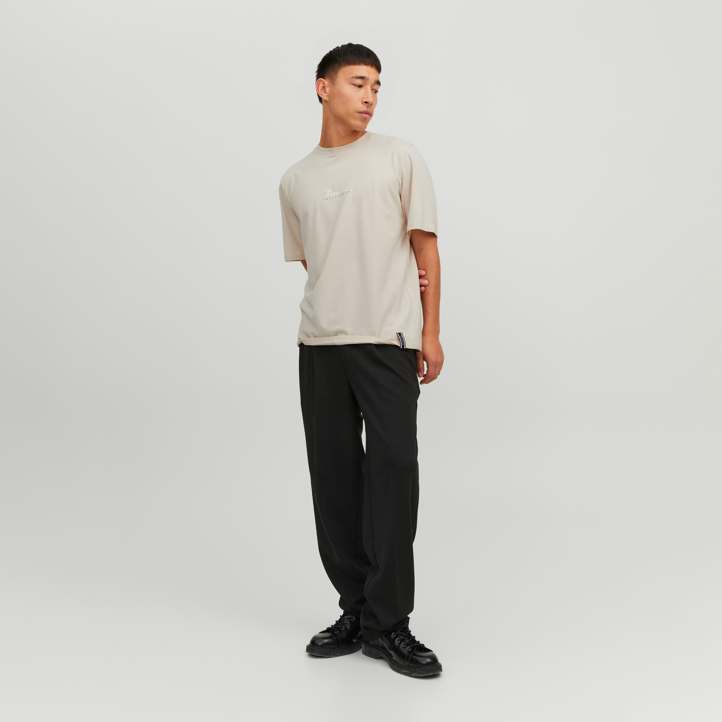 Jack & Jones Embroidered Crew Neck Short Sleeves T-Shirt-men-clothing-tshirtsandpolos-tshirts-image-2