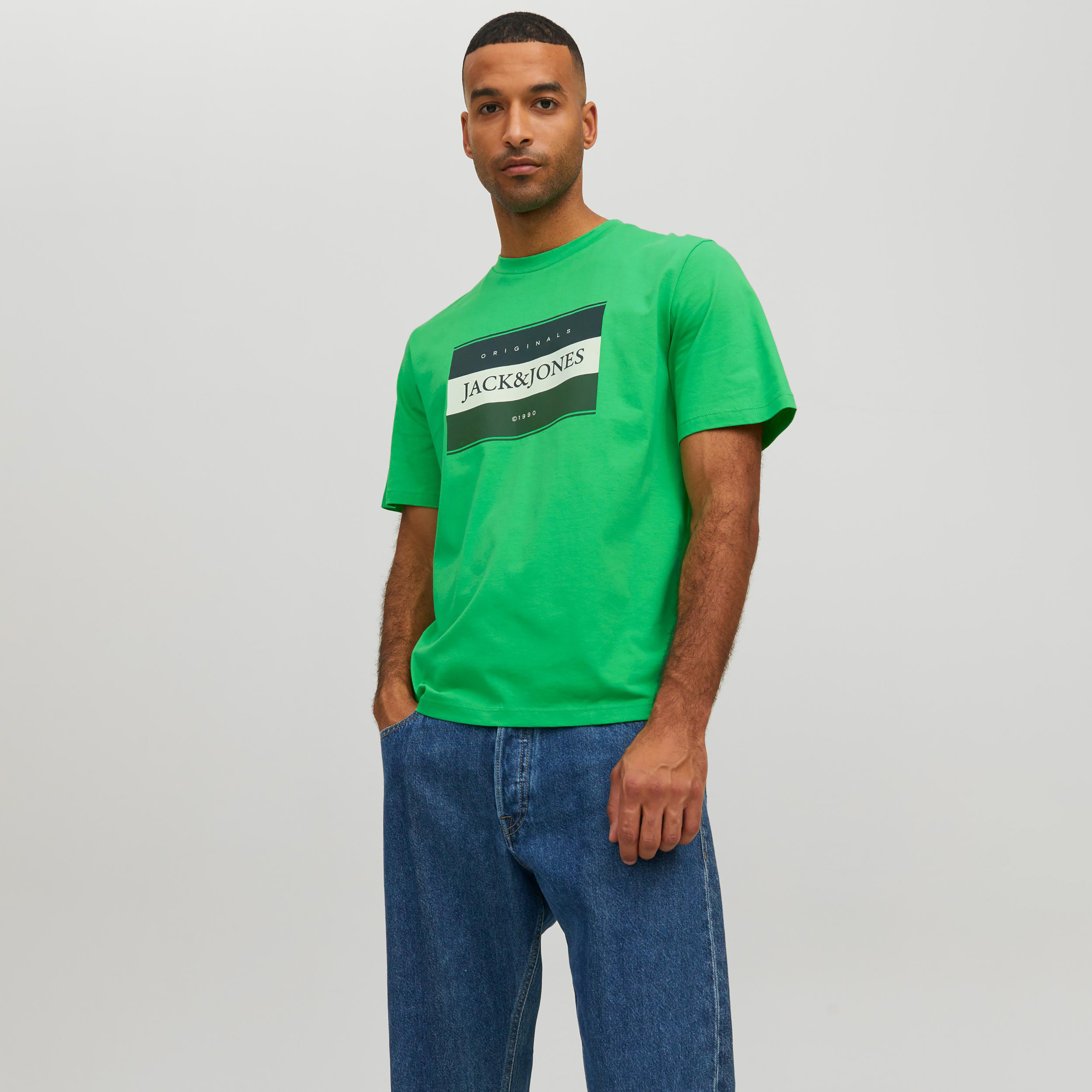 تي شيرت من جاك آند جونز مع شعار بأكمام قصيرة و ياقة مستديرة-men-clothing-tshirtsandpolos-tshirts-image-6