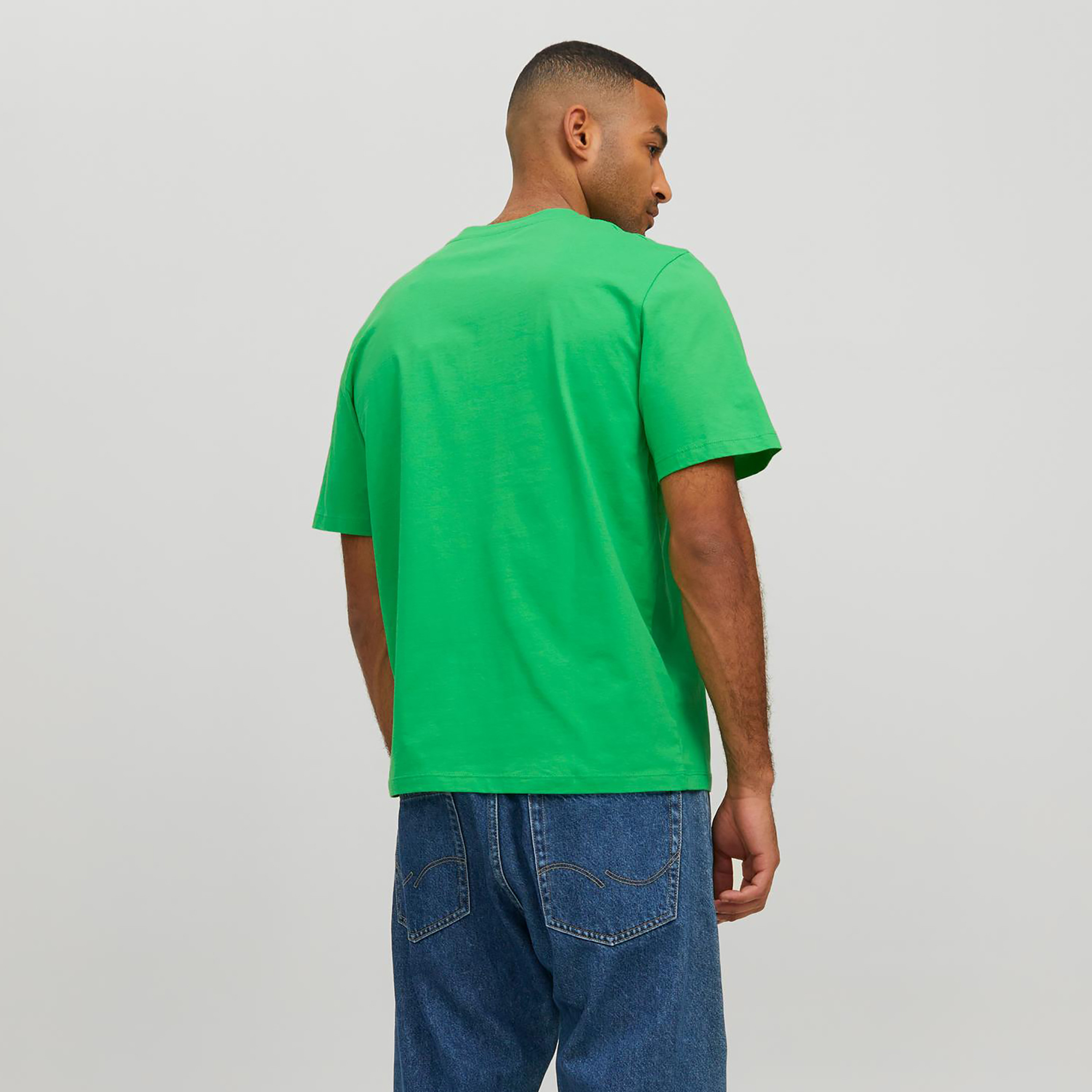 تي شيرت من جاك آند جونز مع شعار بأكمام قصيرة و ياقة مستديرة-men-clothing-tshirtsandpolos-tshirts-image-9