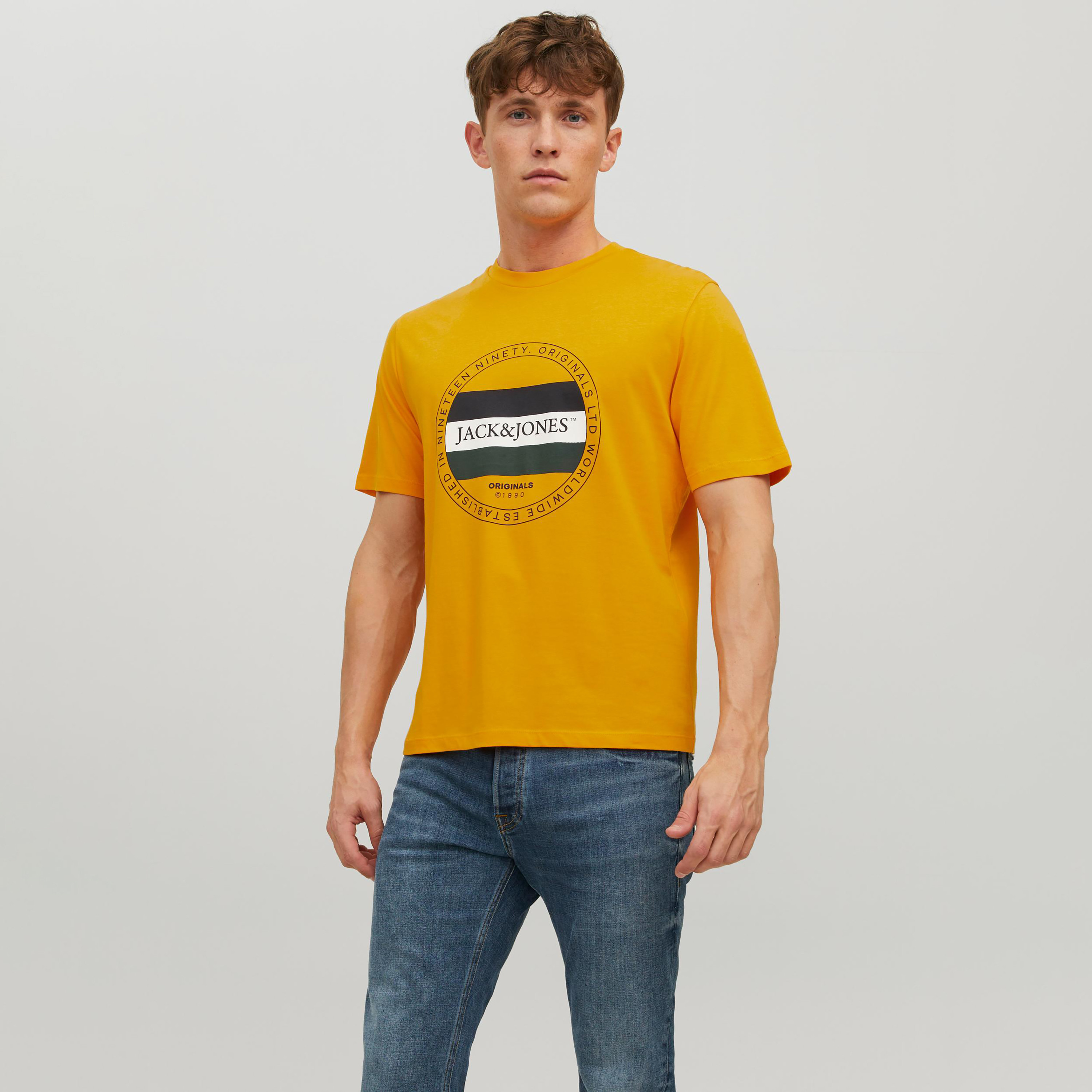 تي شيرت من جاك آند جونز مع شعار بأكمام قصيرة و ياقة مستديرة-men-clothing-tshirtsandpolos-tshirts-image-6