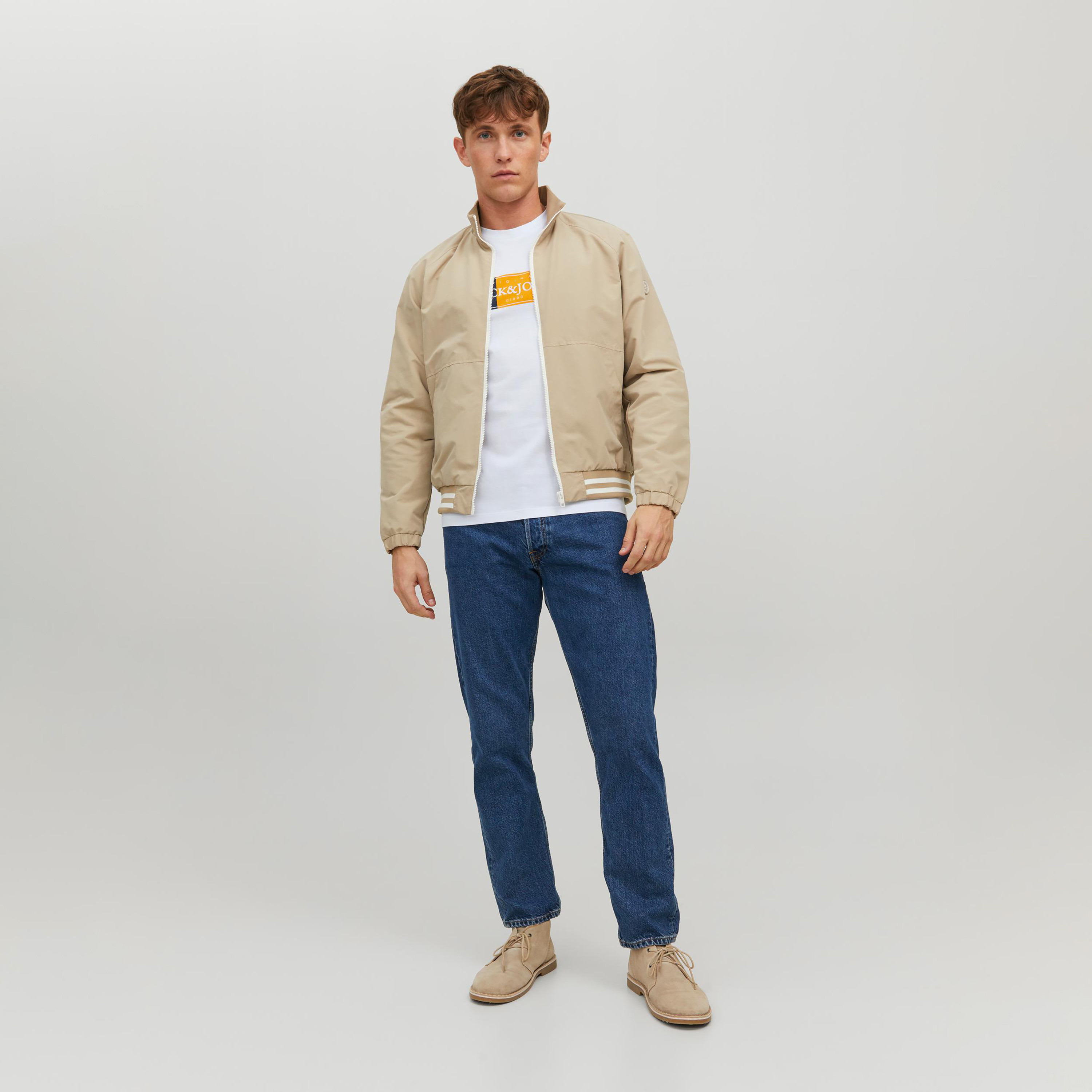 تي شيرت من جاك آند جونز مع شعار بأكمام قصيرة و ياقة مستديرة-men-clothing-tshirtsandpolos-tshirts-image-12