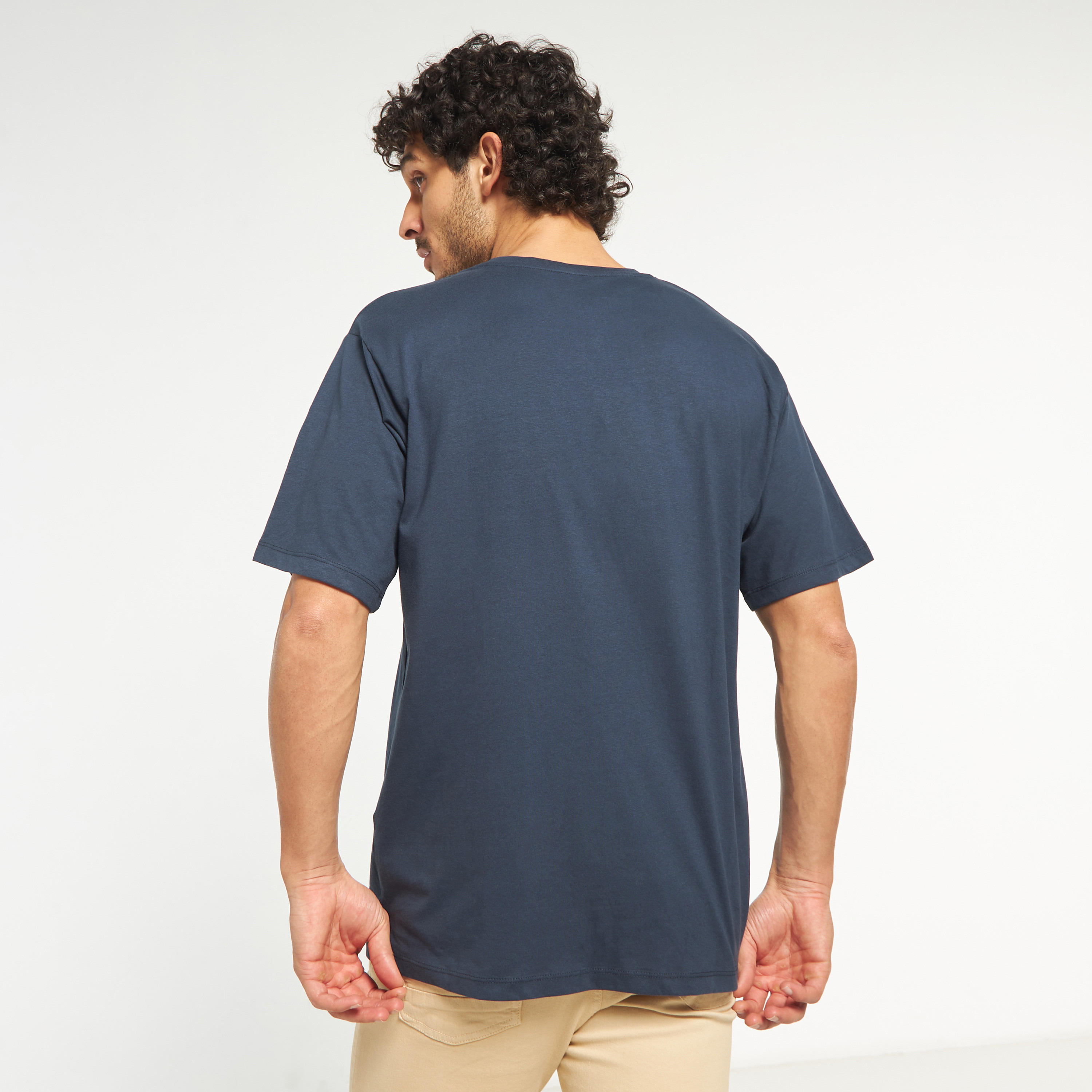 تي شيرت من جاك آند جونز مطبوع بأكمام قصيرة و ياقة مستديرة-men-clothing-tshirtsandpolos-tshirts-image-3