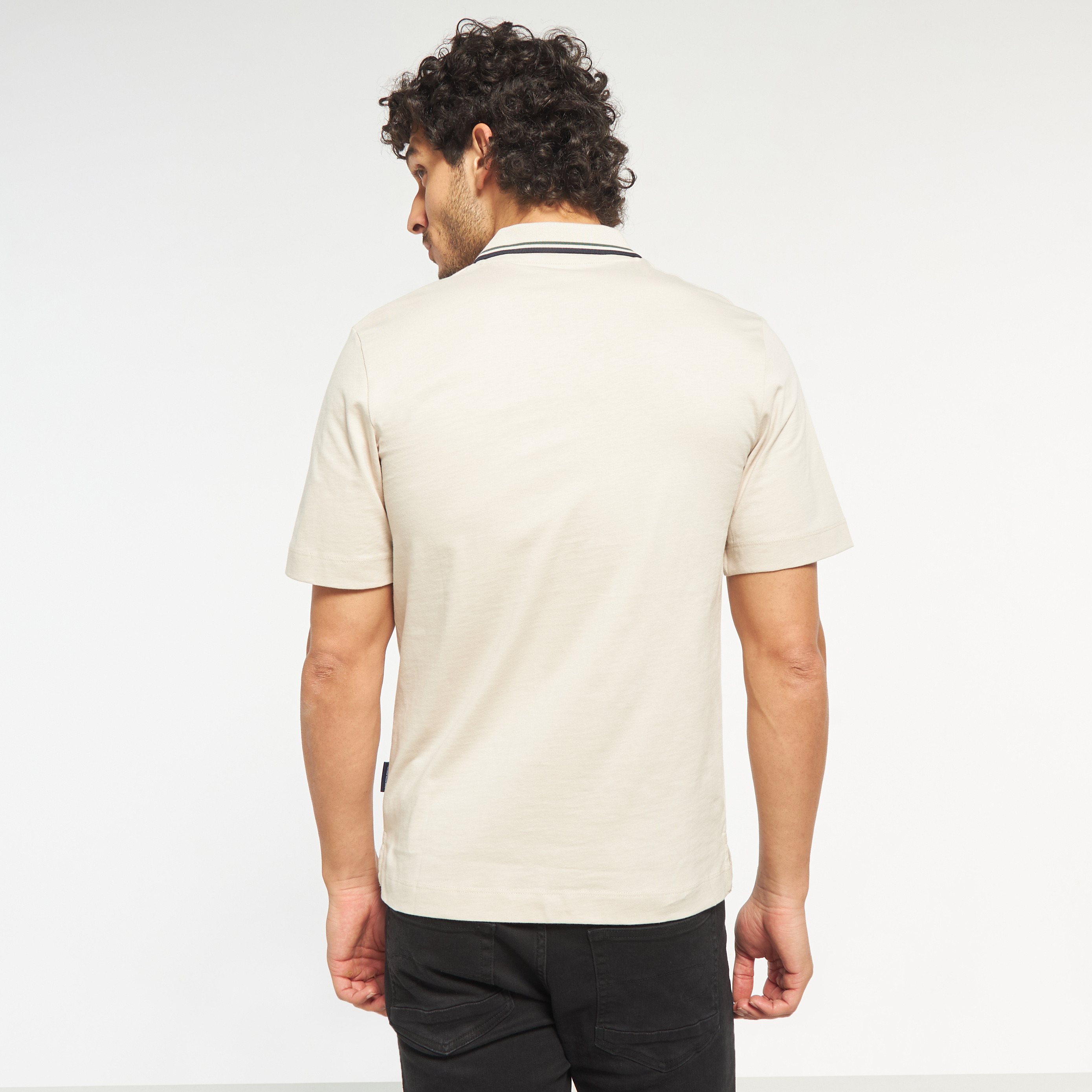 بولو تي شيرت من جاك آند جونز بأكمام قصيرة مع شعار-men-clothing-tshirtsandpolos-polos-image-11